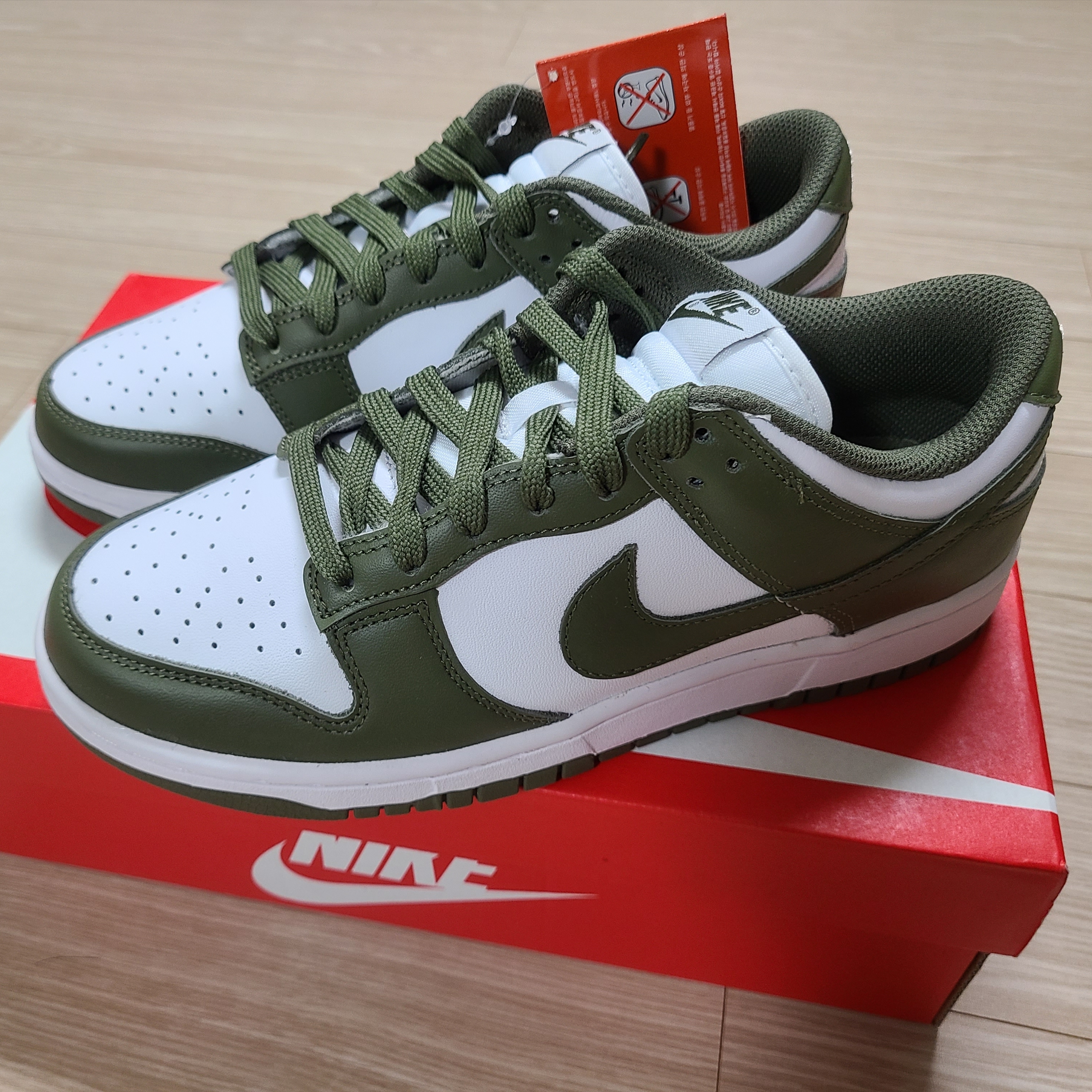 (W) Nike Dunk Low Medium Olive 착용 스타일