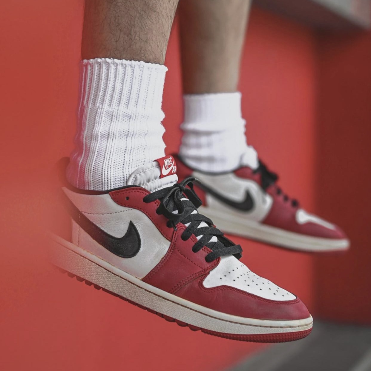 Jordan 1 Low Golf Chicago 착용 스타일 - 2