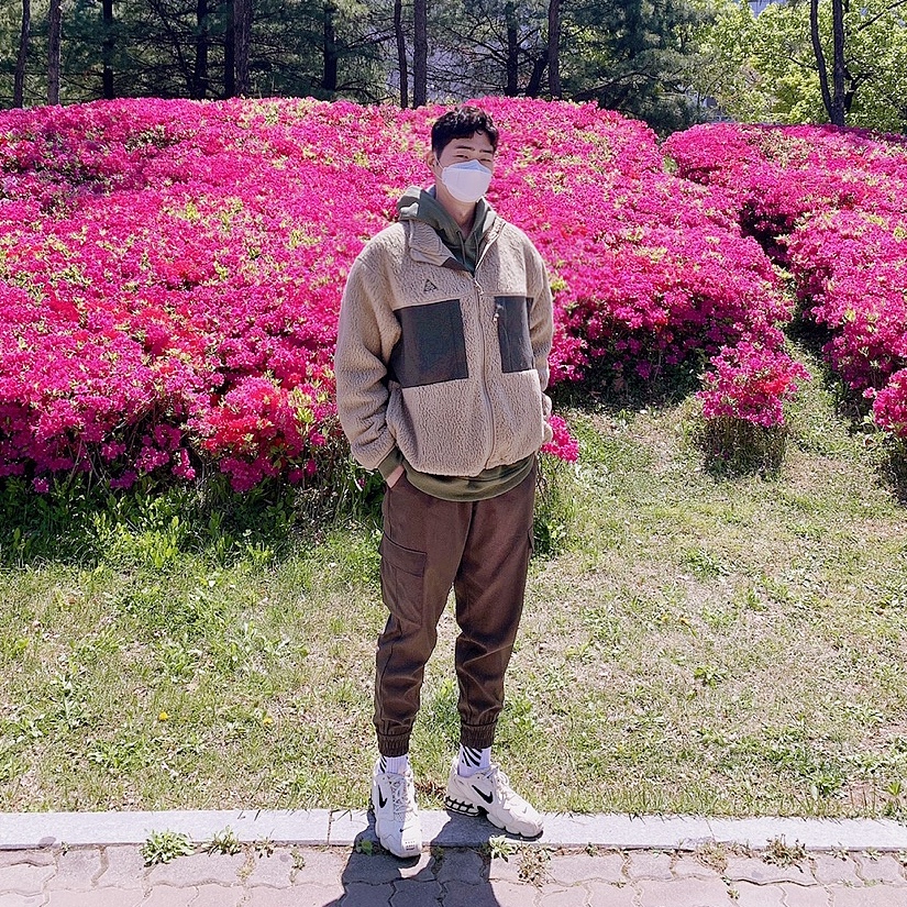 Nike ACG Microfleece Jacket Khaki - US/EU, Nike x Stussy Air Zoom Spiridon Kukini White 착용 스타일 - 1