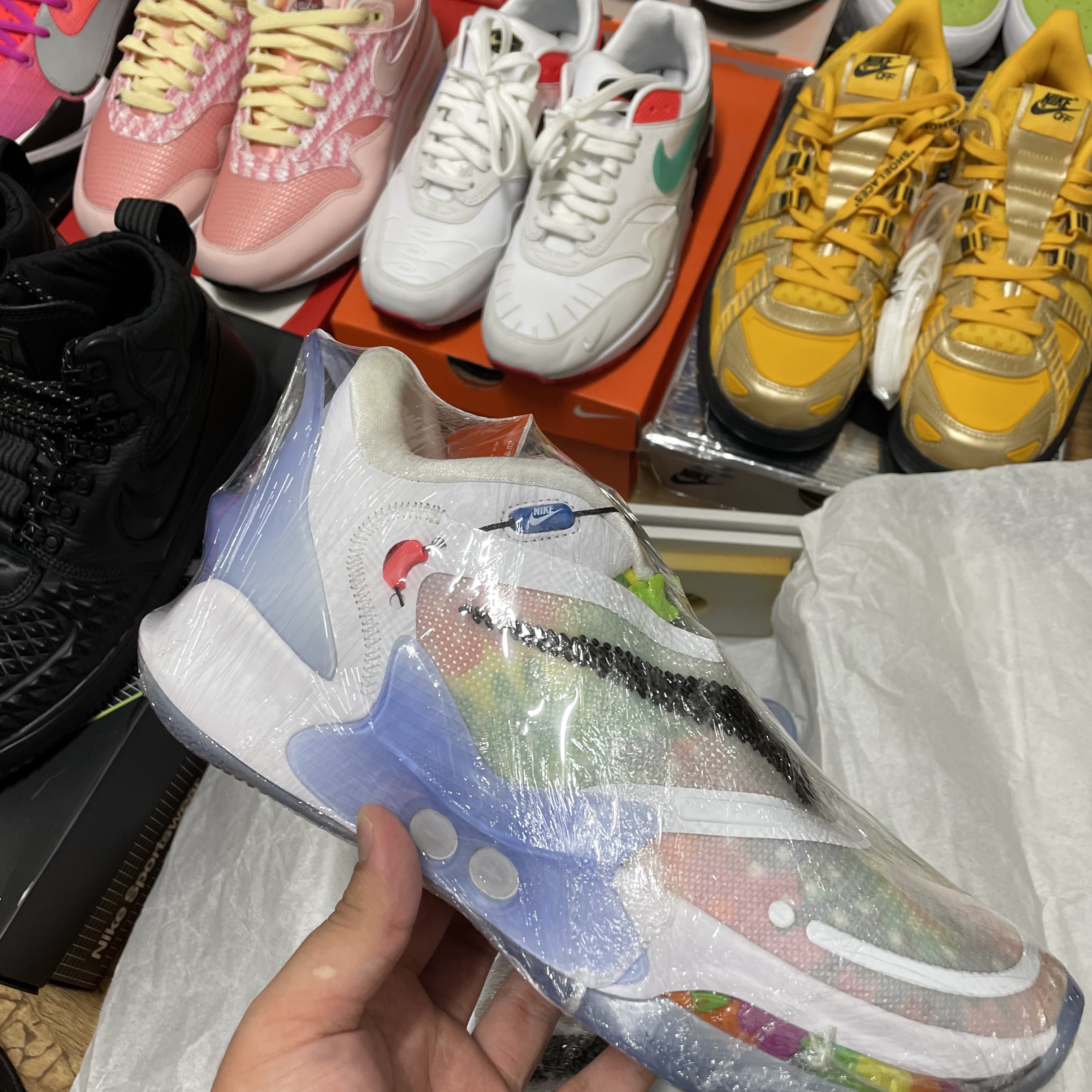 Nike Adapt BB 2.0 Tie-Dye (KR Charger), Nike Air Max 1 EOI μ°©μ© μ€νμΌ - 1