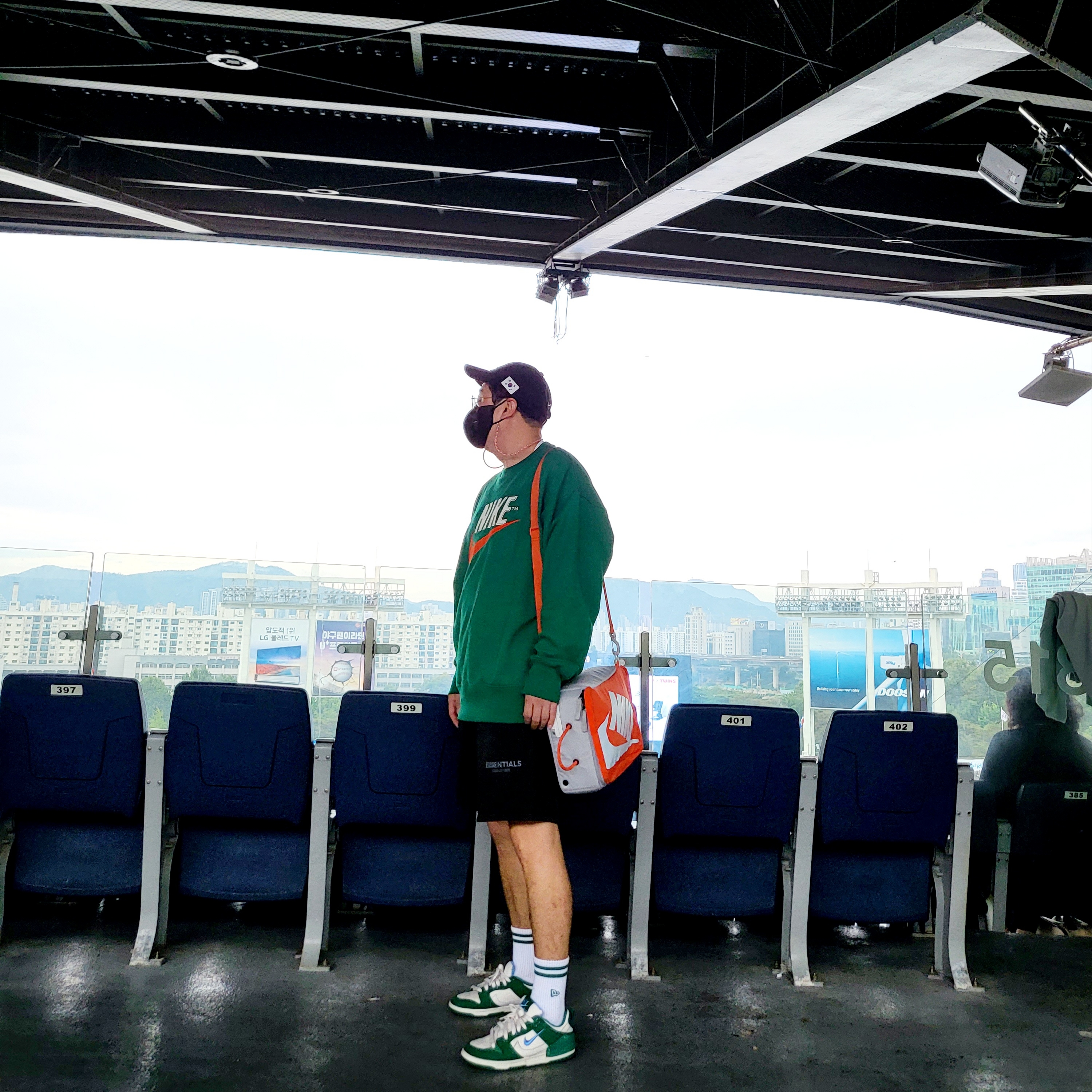 Nike H86 Korea Cap Black, Essentials Sweatshorts Black - 21SS 착용 스타일 - 2