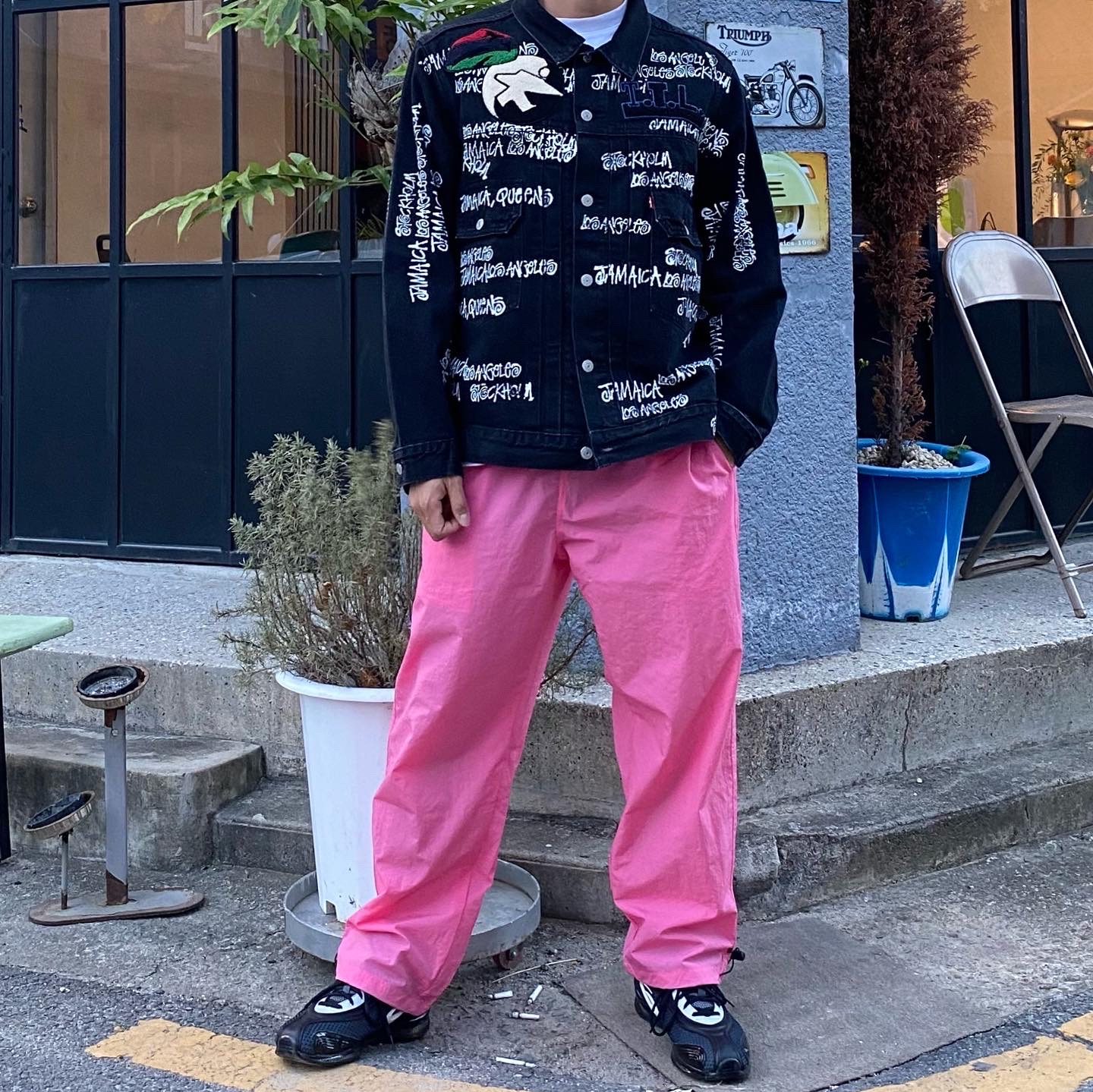 Stussy x Our Legacy x Denim Tears TTL Denim Jacket Black, Asics x Kiko Kostadinov Gel-Sokat 2 Carrier Grey 착용 스타일 - 3