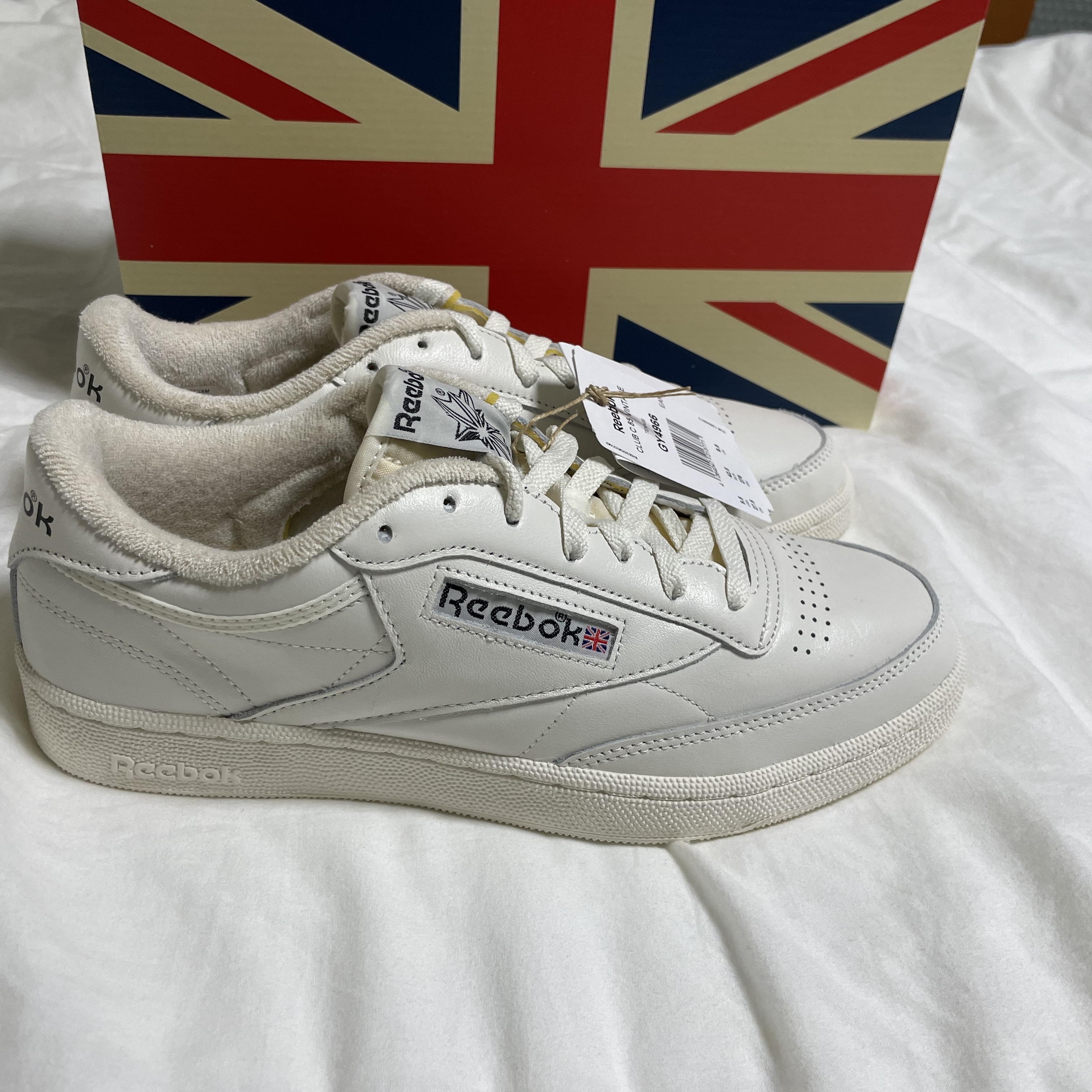 Reebok Club C 85 Vintage Chalk Black 착용 스타일