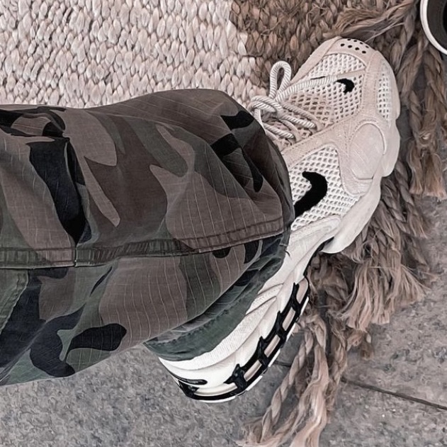Nike x Stussy Air Zoom Spiridon Cage 2 Fossil 착용 스타일