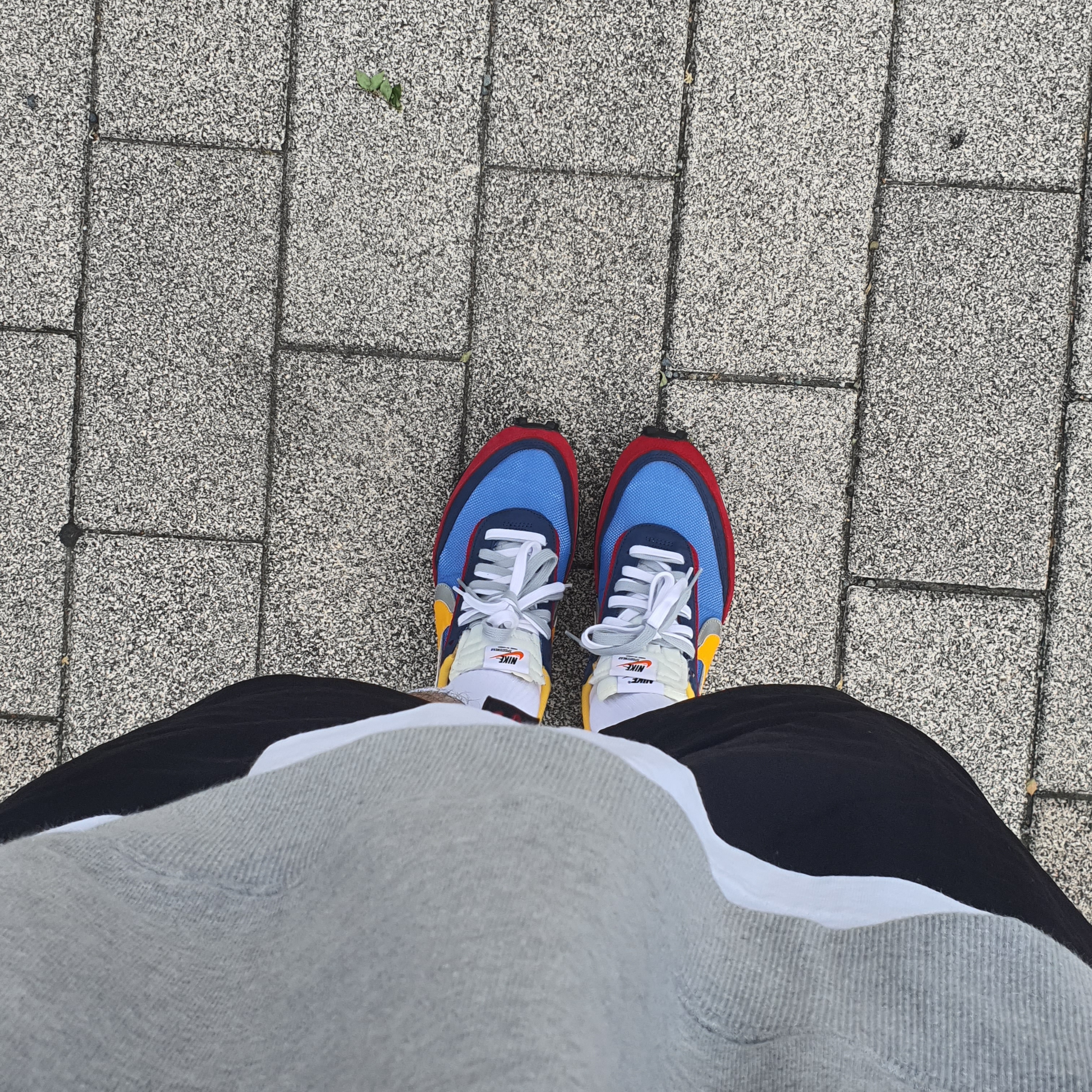 Nike x Sacai LDWaffle Blue Multi 착용 스타일