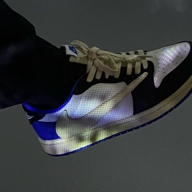 Jordan 1 x Travis Scott x Fragment Retro Low OG SP Military Blue 착용 스타일