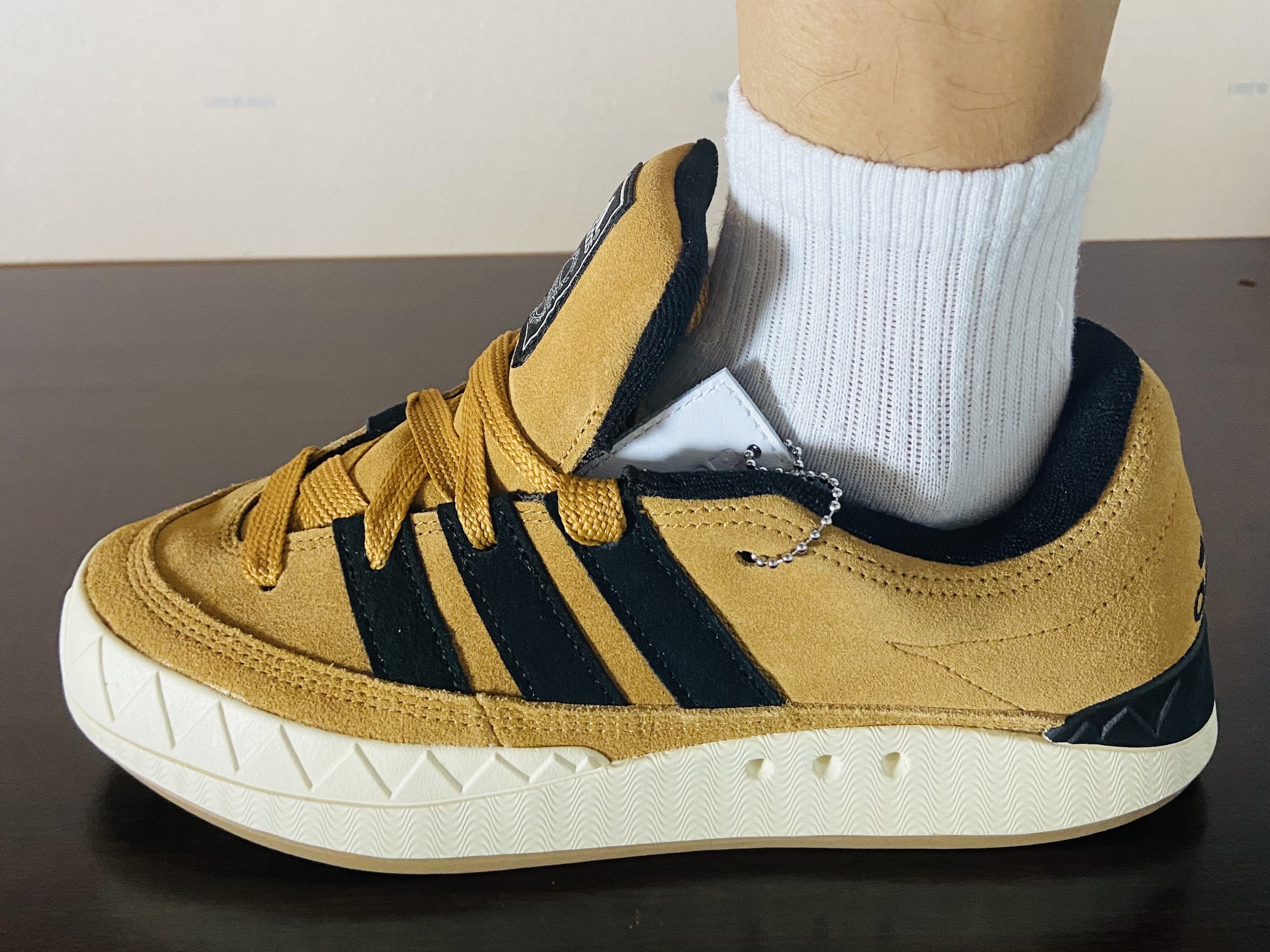 Adidas x Atmos Adimatic OG Shoebox 착용 스타일