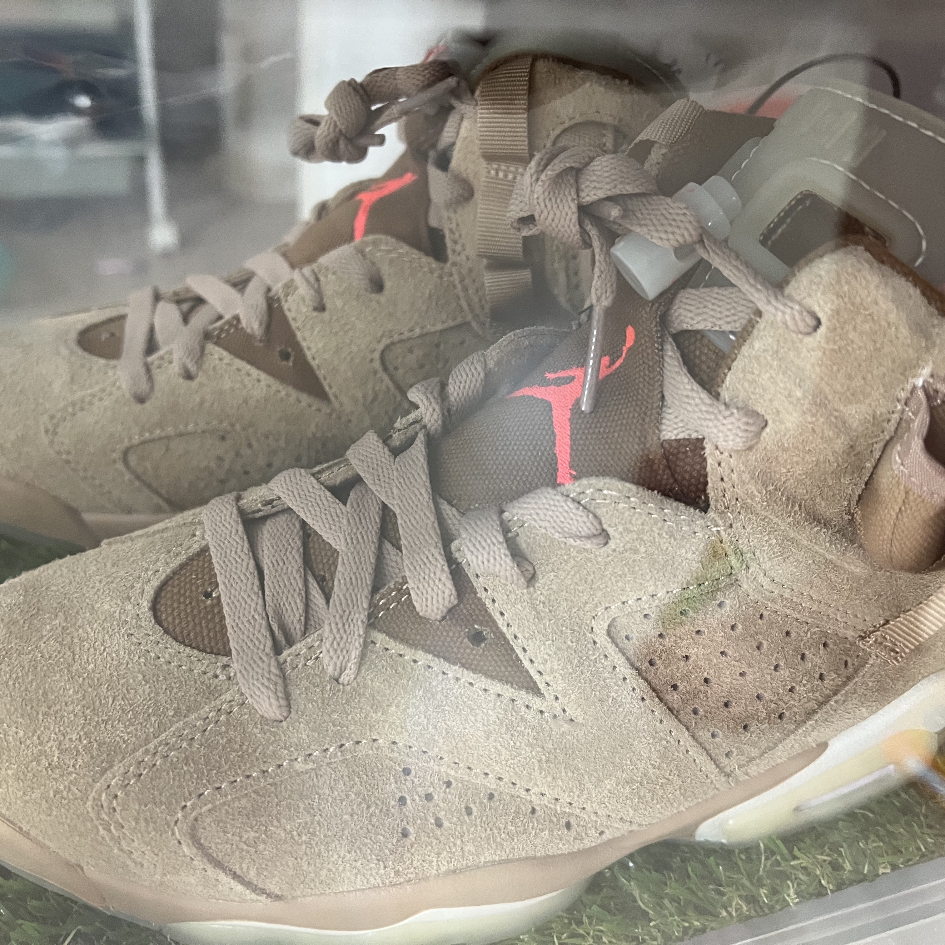 Jordan 6 x Travis Scott Retro SP British Khaki 착용 스타일 - 1