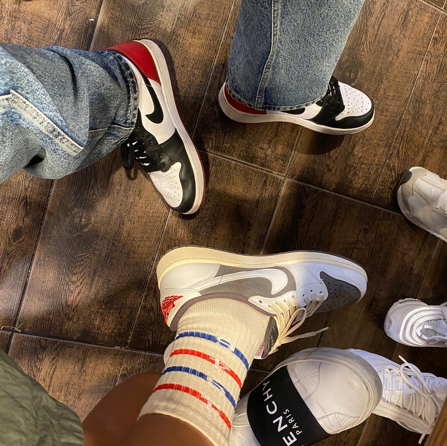 Jordan 1 x Travis Scott Retro Low OG SP Sail and Ridgerock, Jordan 1 Retro High OG Black Toe 2016 착용 스타일