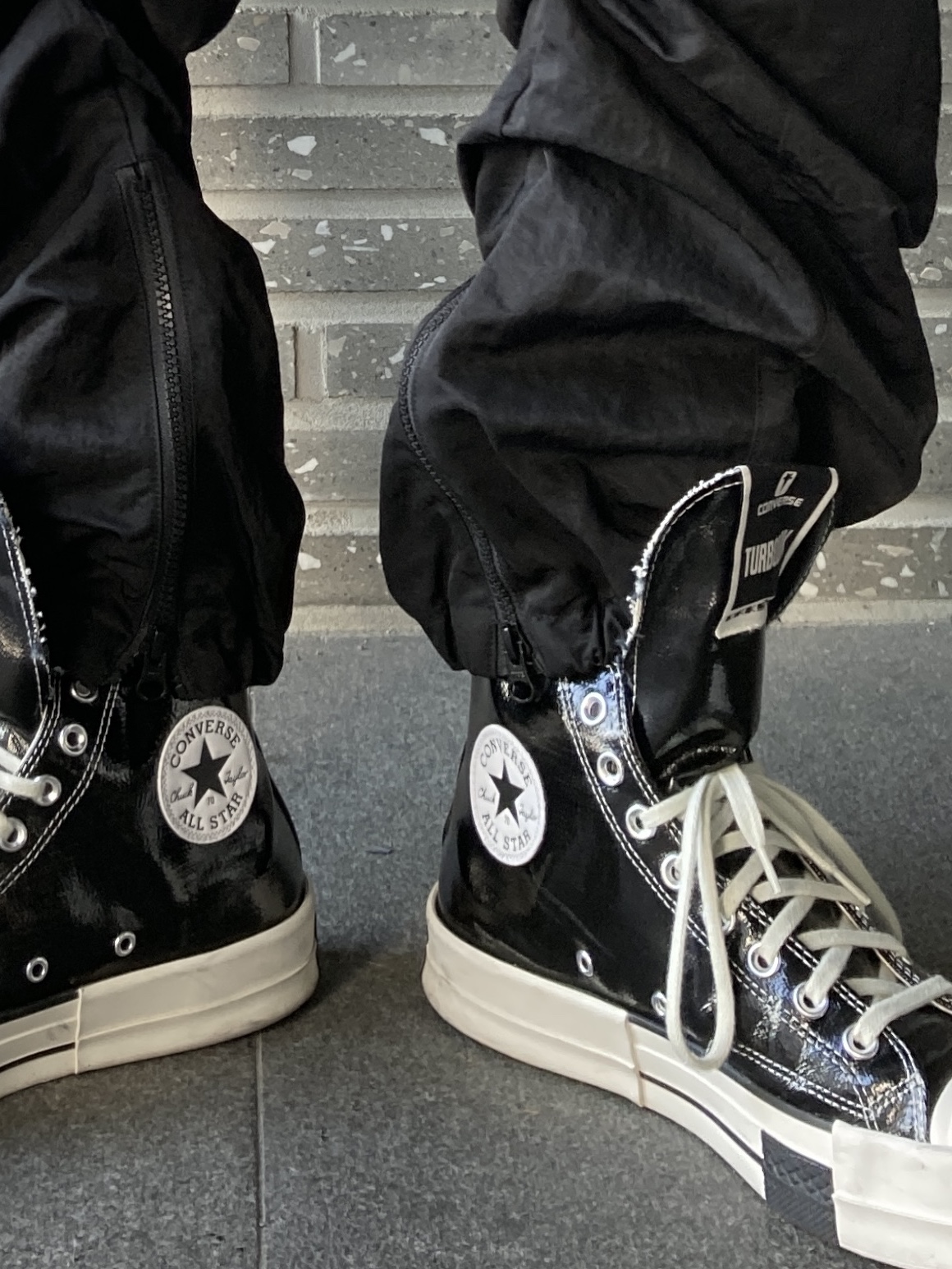 Converse x Drkshdw Turbodrk Chuck 70 Hi Black Lacquered Denim 착용 스타일 - 4