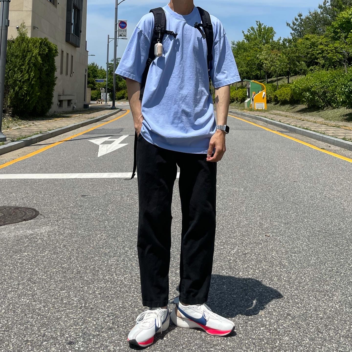 Nike Moon Racer Sail Solar Blue 착용 스타일 - 1