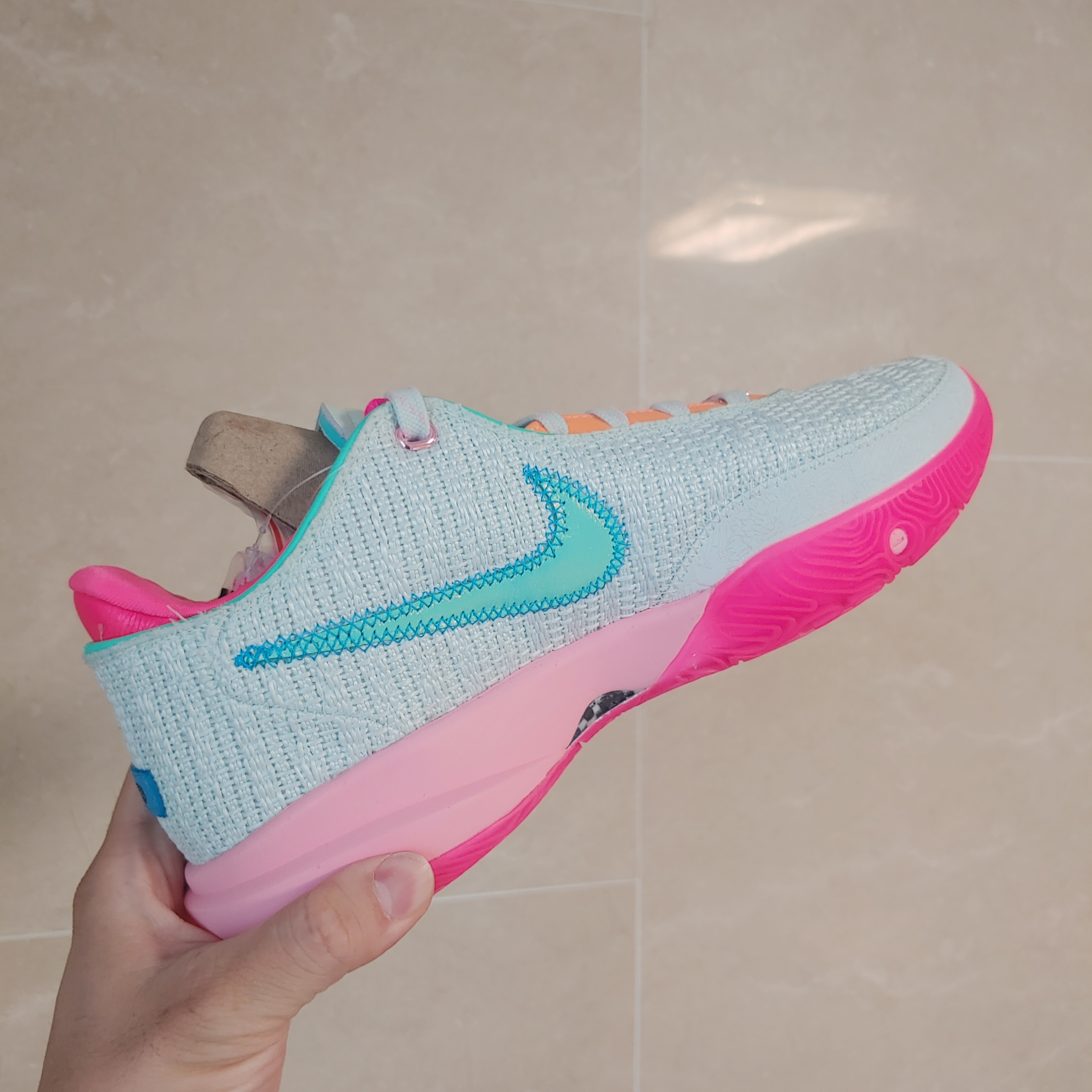 Nike LeBron XX EP Barely Green 착용 스타일 - 3
