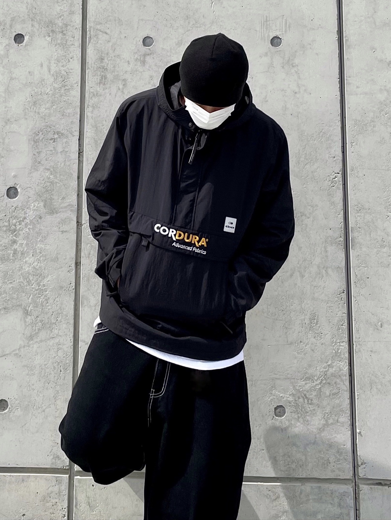 Stussy Debossed Stock Logo Beanie Black, Jordan 1 Retro High OG Pollen 착용 스타일 - 3