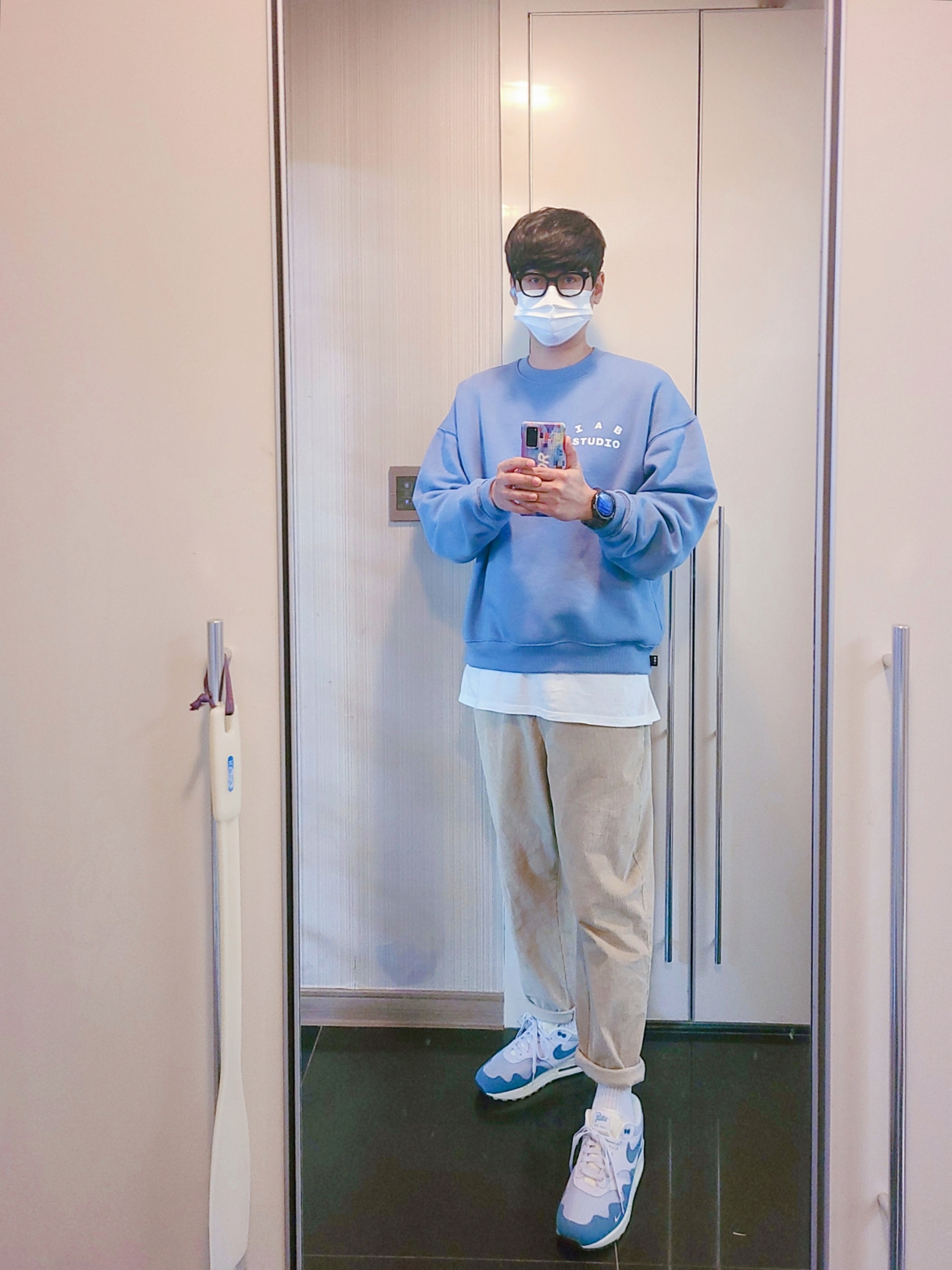 IAB Studio Crewneck Sky Blue, Nike x Patta Air Max 1 Noise Aqua 착용 스타일