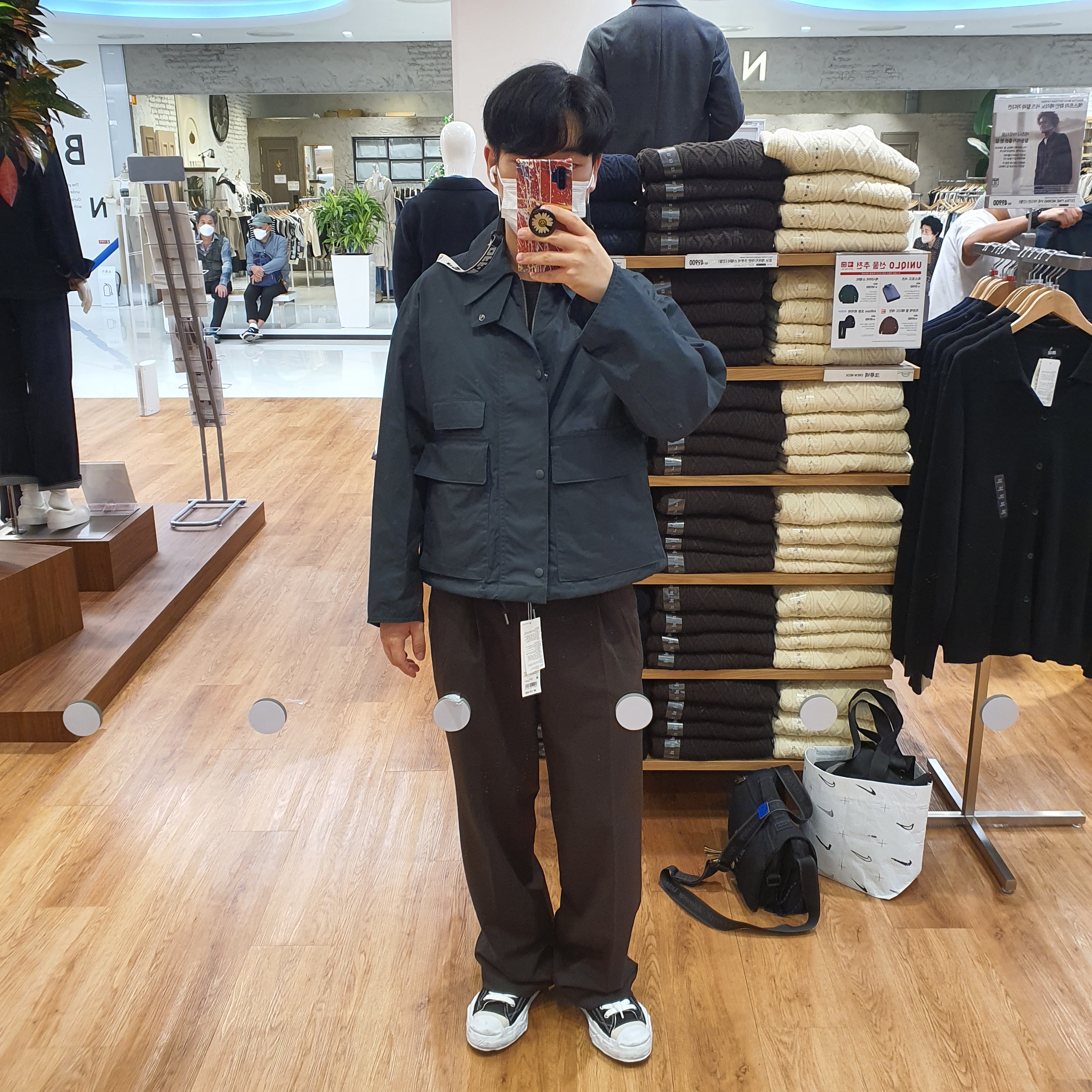 Maison Mihara Yasuhiro x Gara Hank OG Sole Canvas Layered Sneakers Black, Ader Error x Eastpak CrossBody Bag Black 착용 스타일