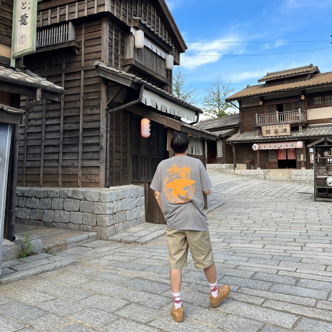 Stussy Wave Dye Beach Shell Jacket Brown, Nike x Supreme Air Force 1 Low Flax 착용 스타일 - 3