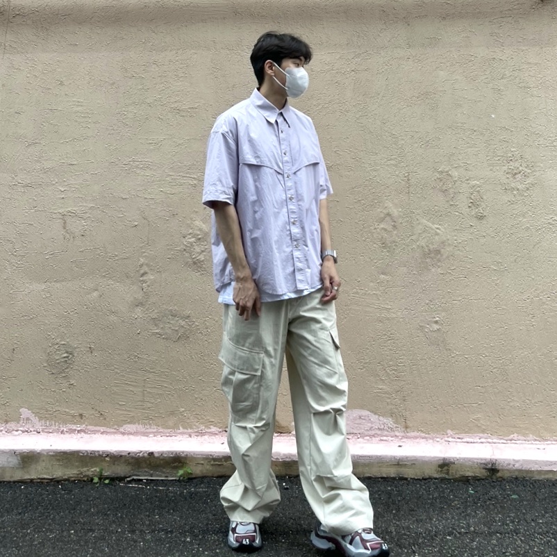 Balenciaga Runner Sneakers Grey Burgundy 착용 스타일