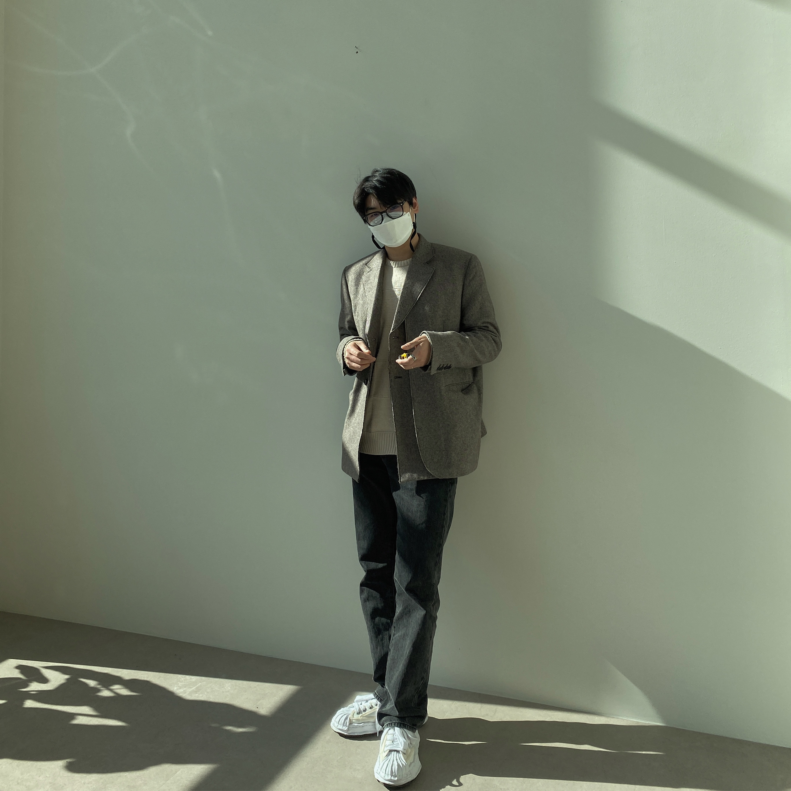 Maison Mihara Yasuhiro Blakey OG Sole Canvas Low-top Sneakers White 착용 스타일