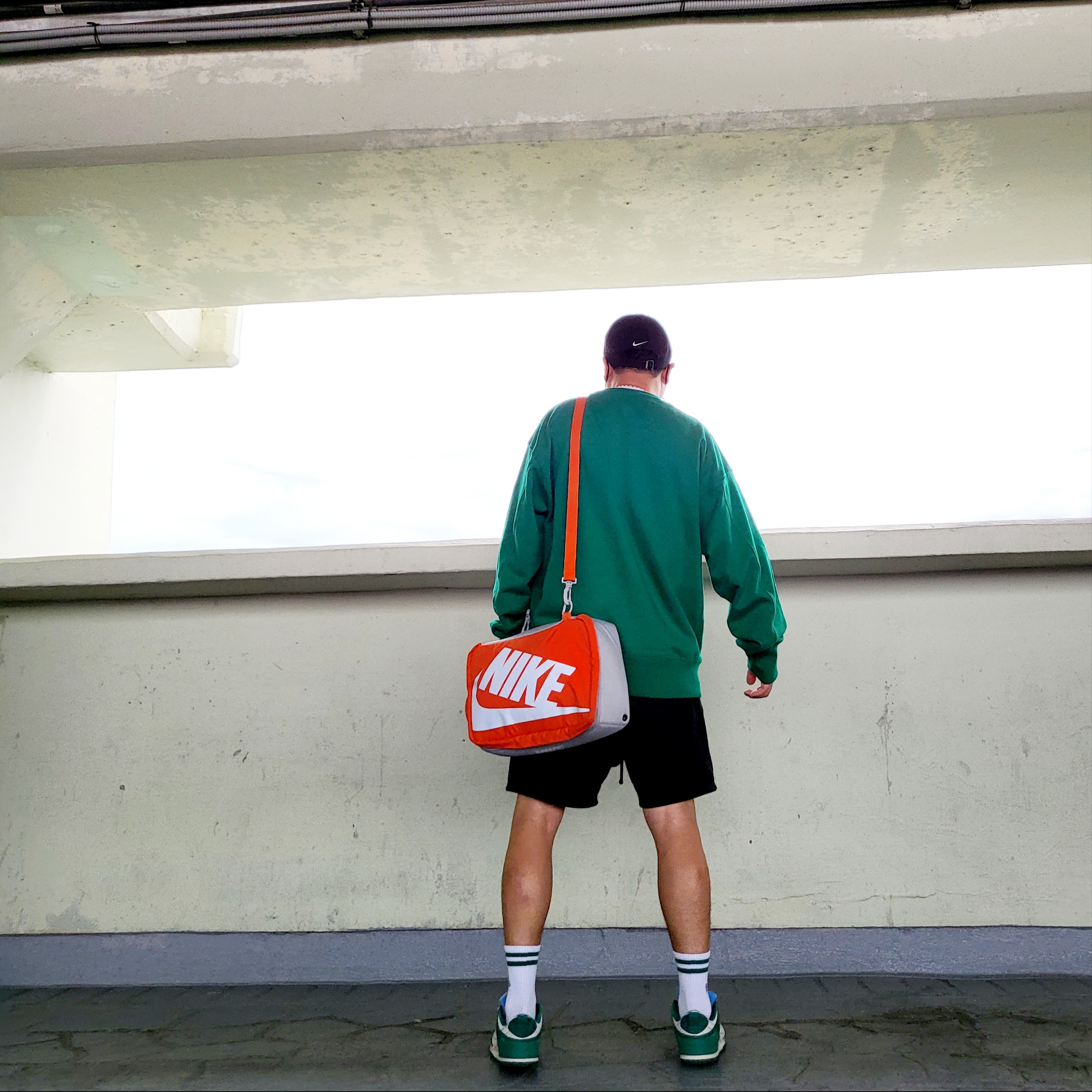 Nike H86 Korea Cap Black, Essentials Sweatshorts Black - 21SS 착용 스타일 - 4