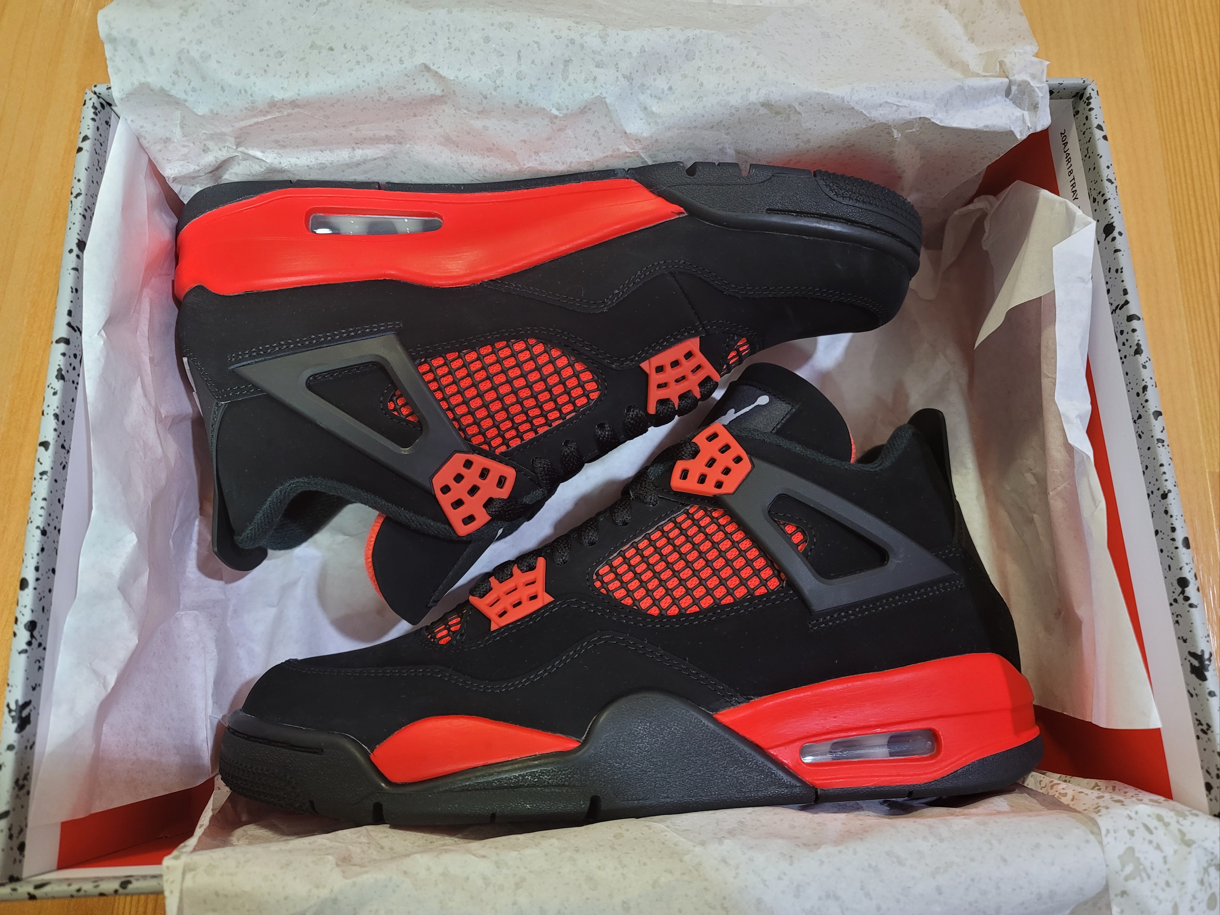 Jordan 4 Retro Crimson 착용 스타일 - 2