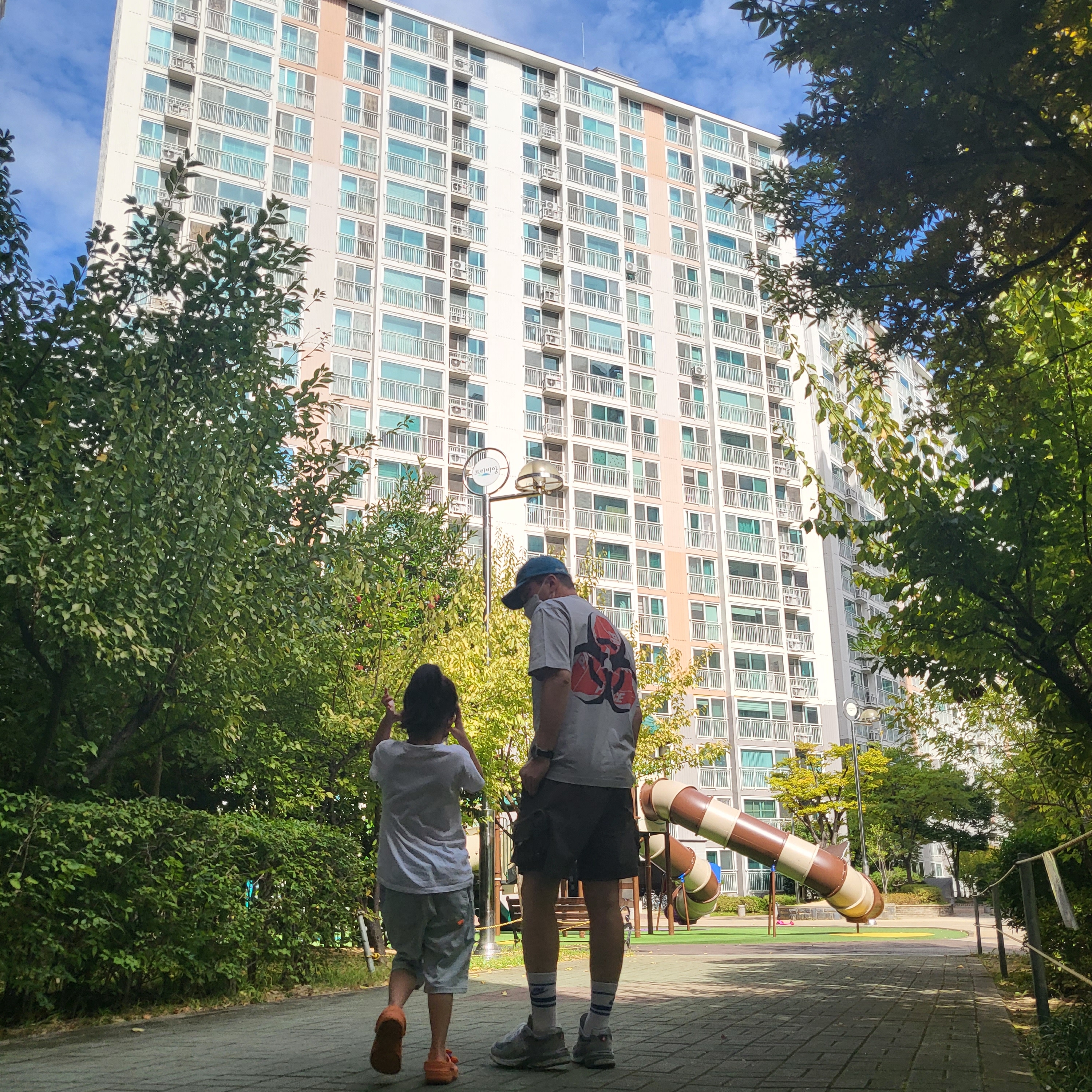 Palace 3D P 6-Panel Teal - 21SS, Palace Bio Hazard T-Shirt Grey Marl - 21SS 착용 스타일 - 1