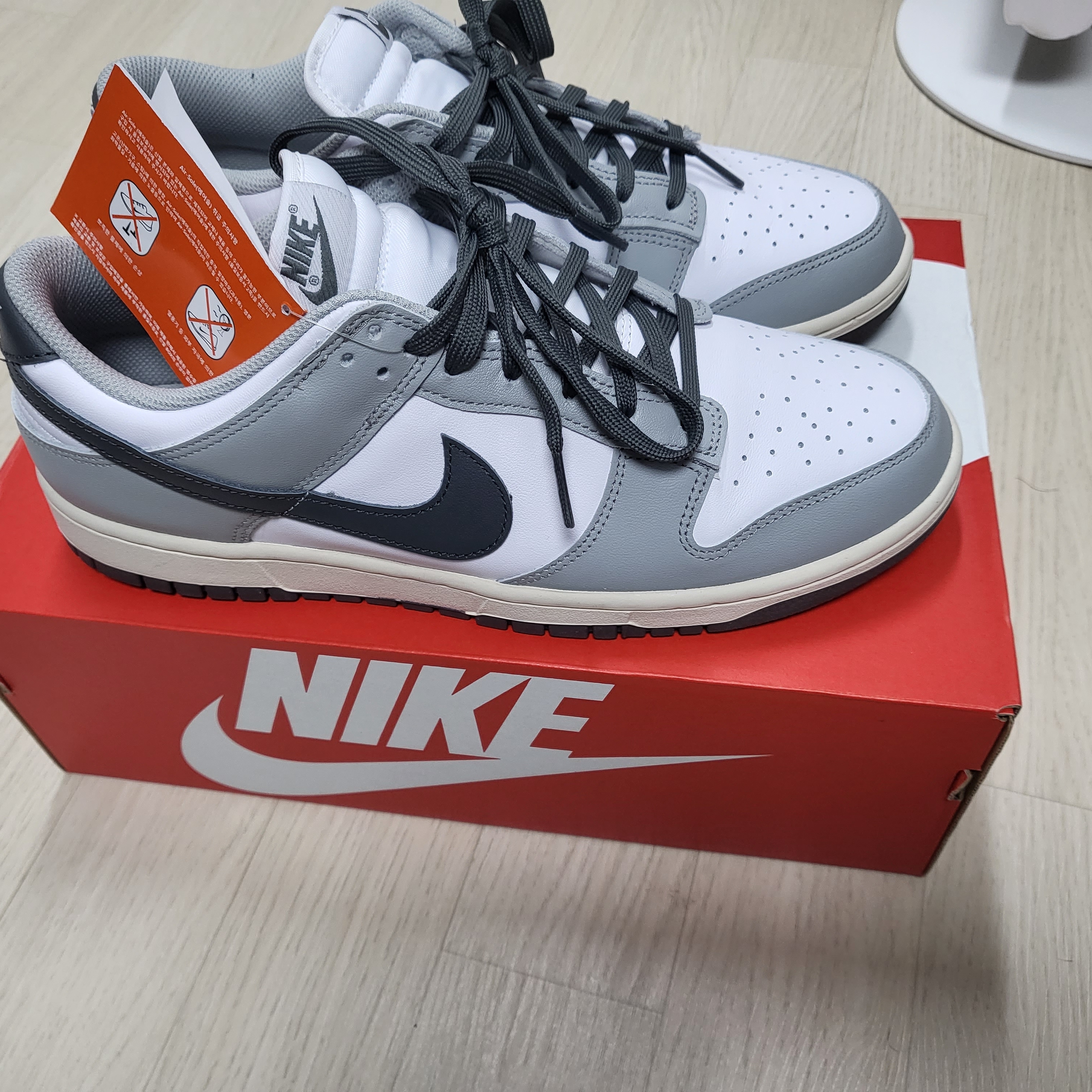 (W) Nike Dunk Low Light Smoke Grey 착용 스타일 - 2