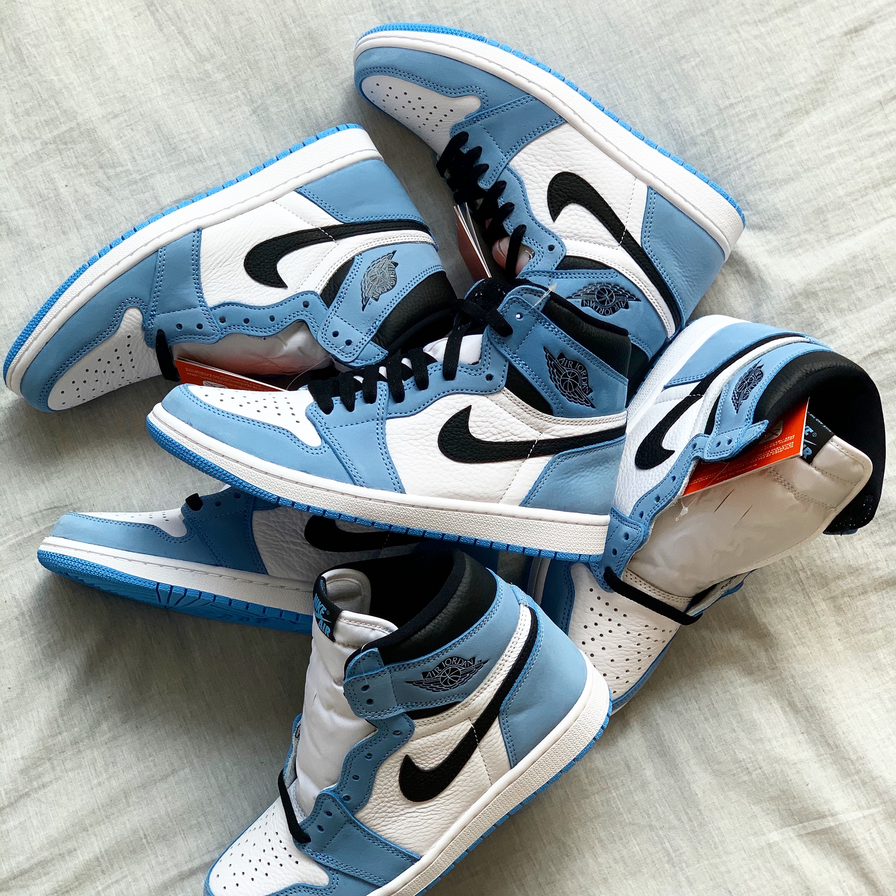 Jordan 1 Retro High OG University Blue 착용 스타일