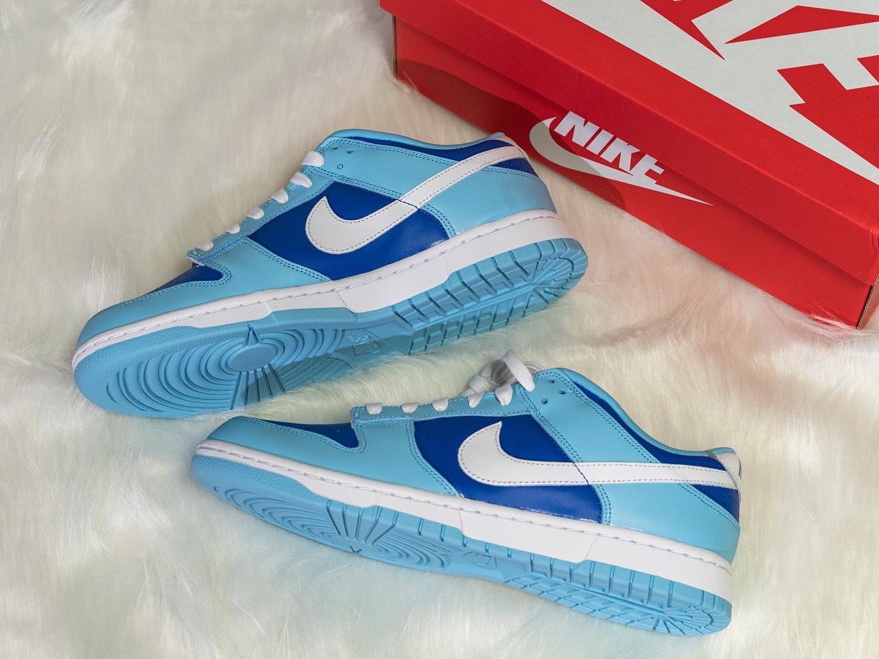 Nike Dunk Low Retro QS Argon 착용 스타일 - 2