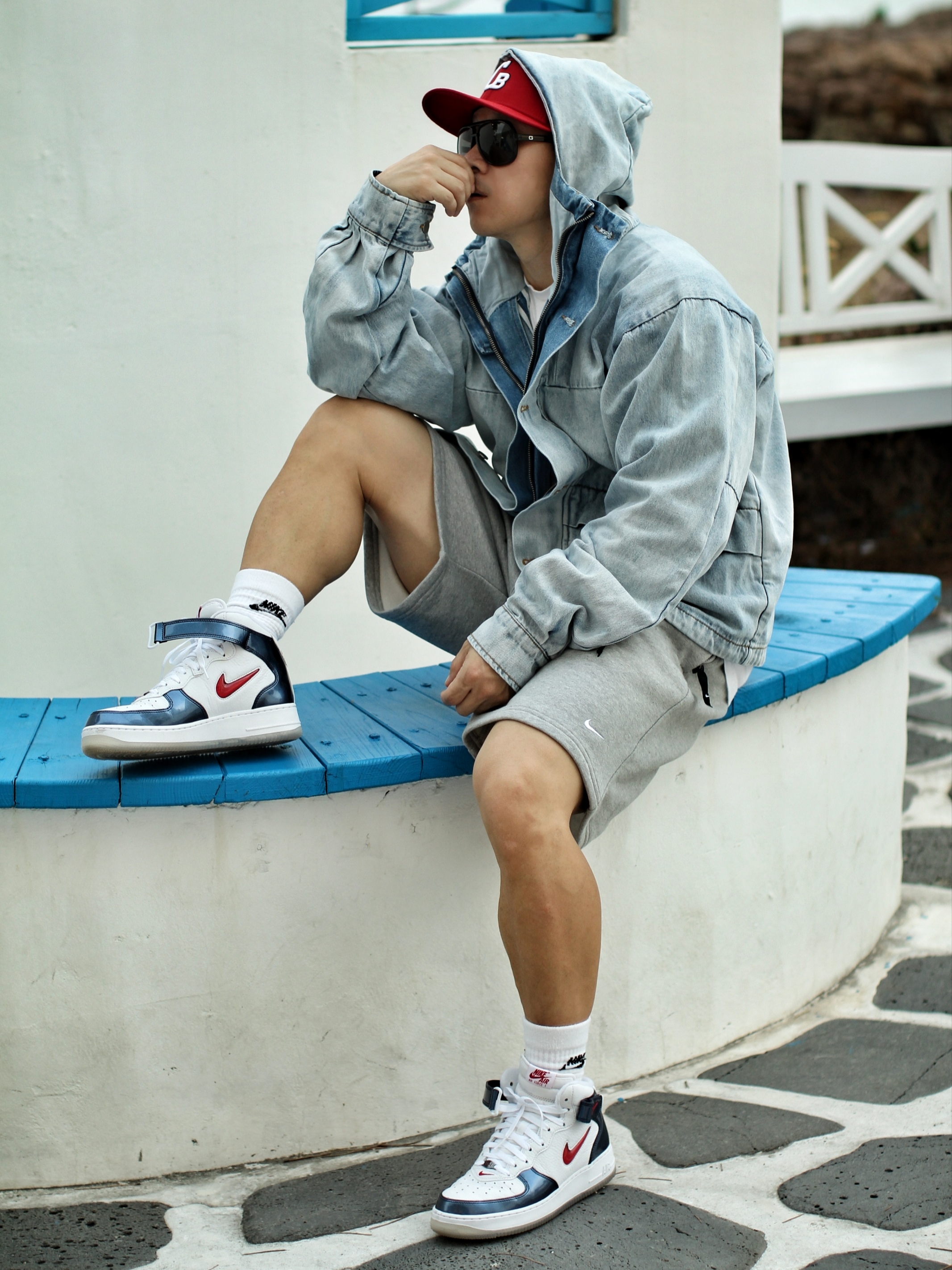 Nike NRG Solo Swoosh Fleece Shorts Dark Grey Heather - Asia, Nike Air Force 1 Mid QS University Red and Midnight Navy 착용 스타일 - 1