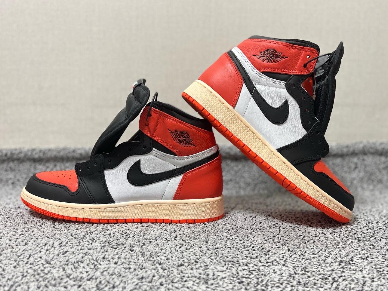 Jordan 1 Retro High OG Electro Orange, (GS) Jordan 1 Retro High OG Electro Orange 착용 스타일 - 1