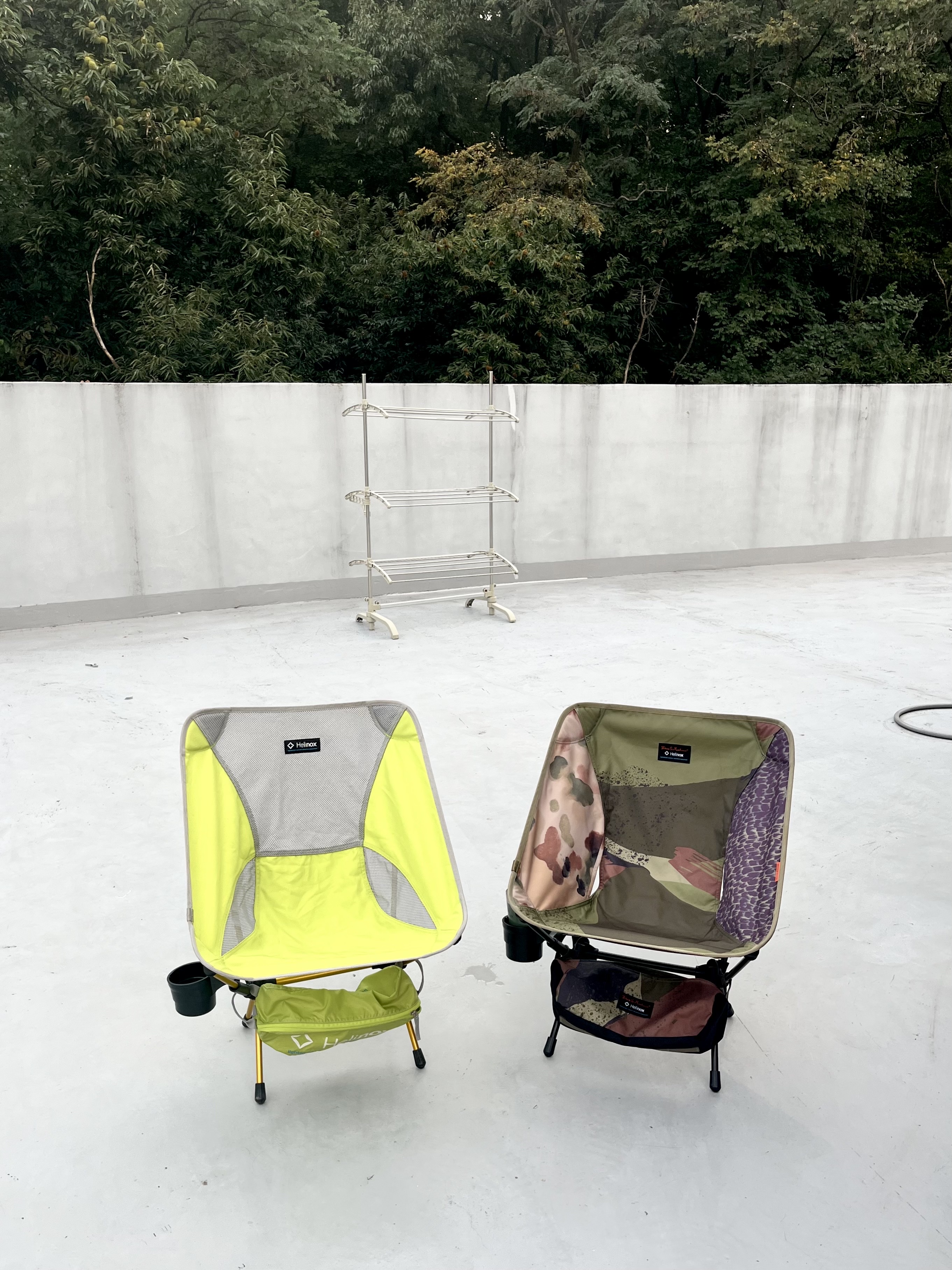 Helinox x Deus Ex Machina Tactical Chair Multi 착용 스타일