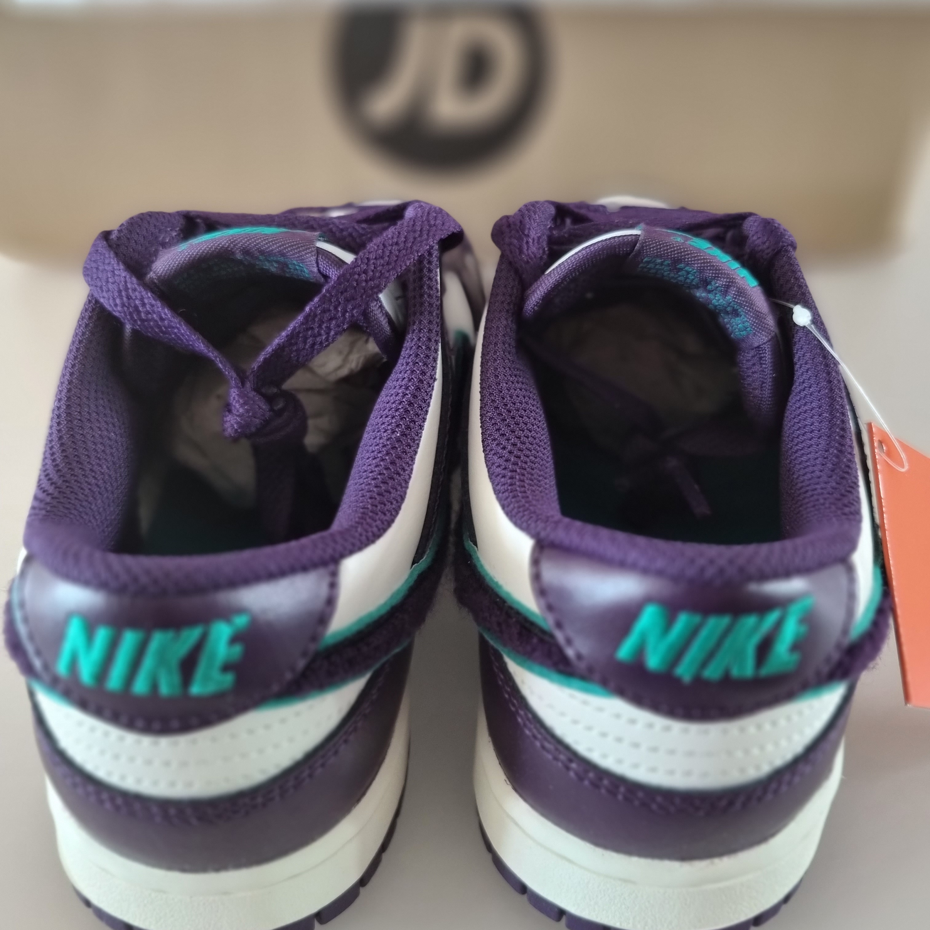 Nike Dunk Low Grand Purple 착용 스타일 - 2