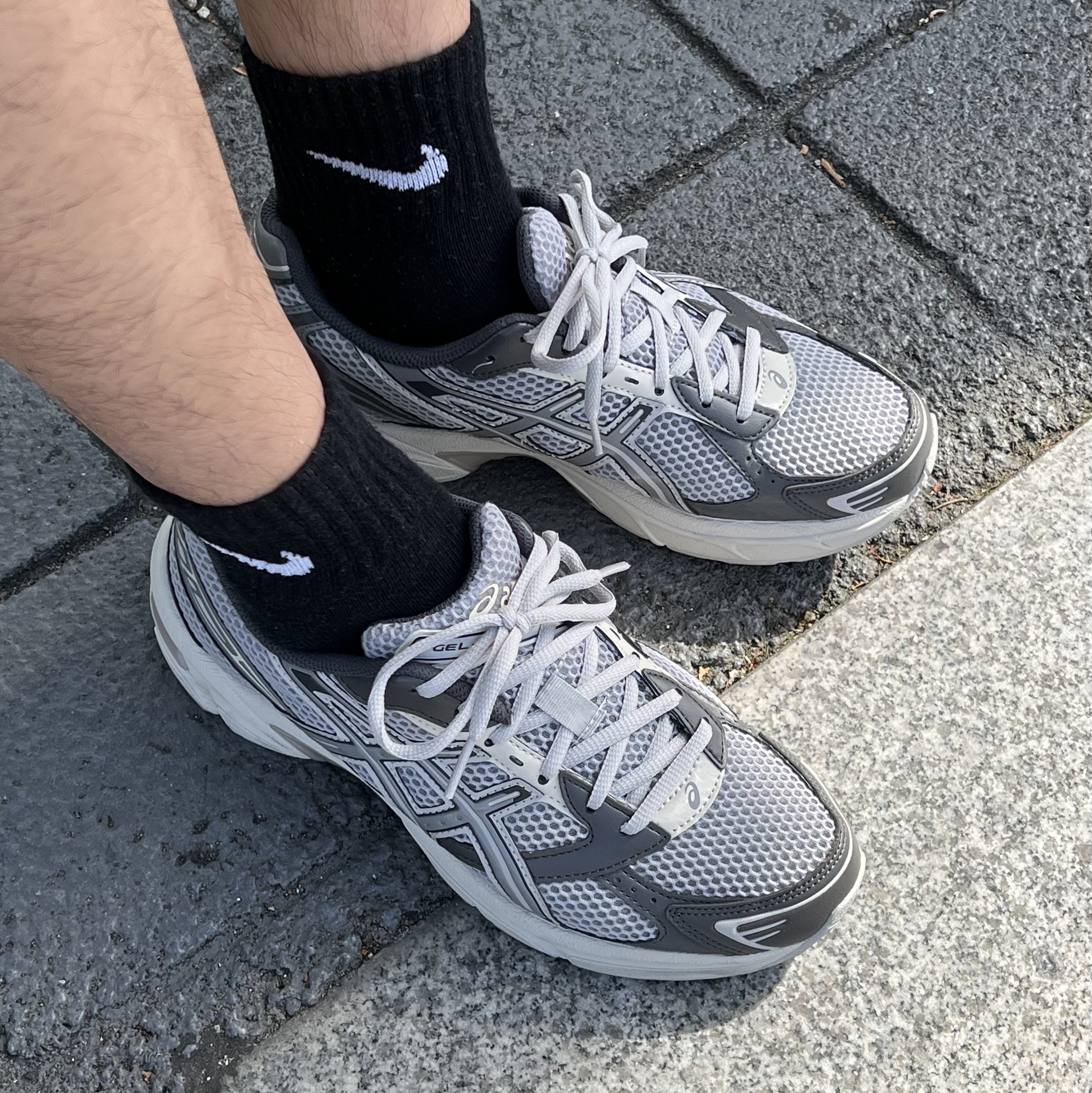 Asics Gel-1130 Oyster Grey Clay Grey 착용 스타일 - 1