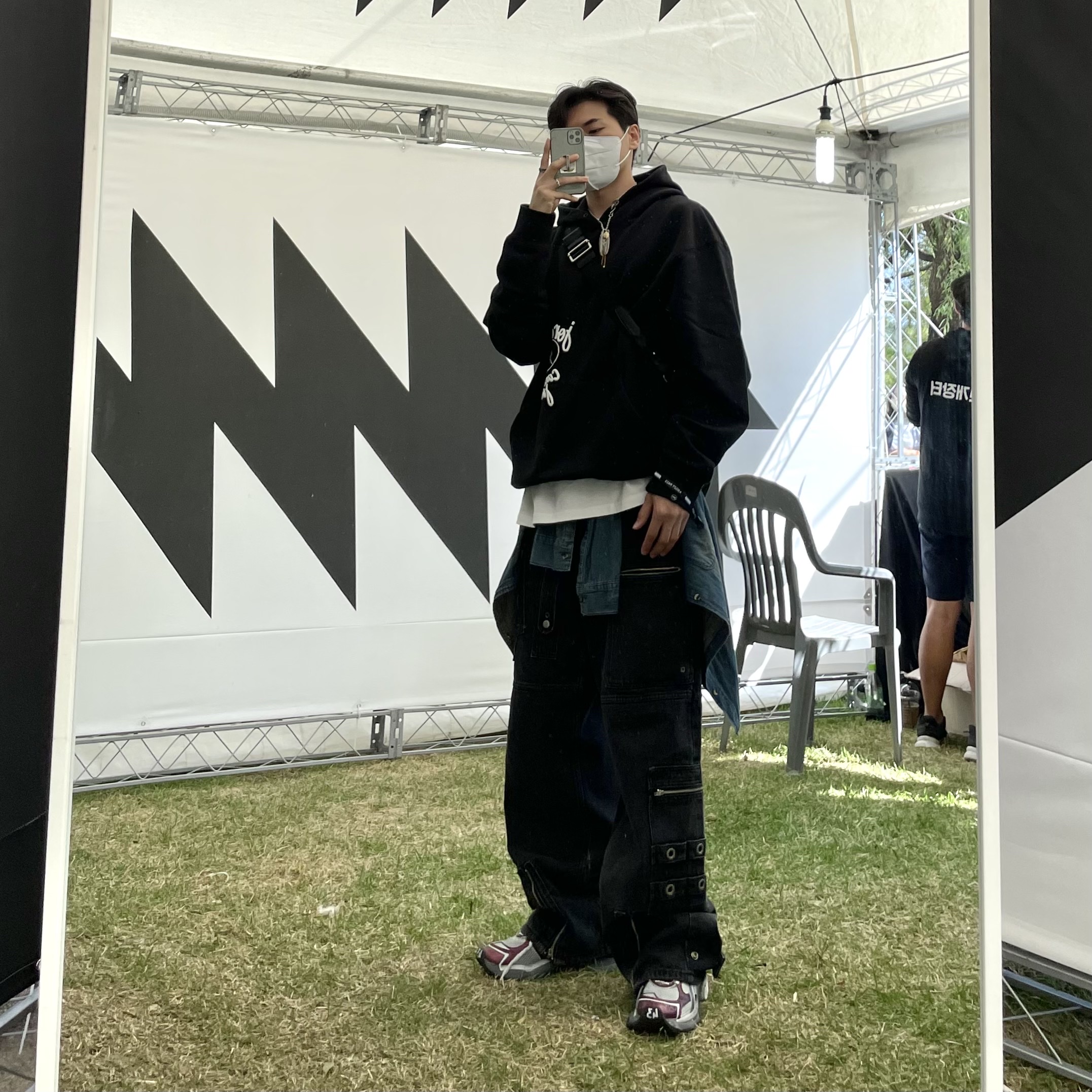 Balenciaga Runner Sneakers Grey Burgundy, Jordan x Travis Scott x Fragment Hoodie Black (DJ0615-010) 착용 스타일