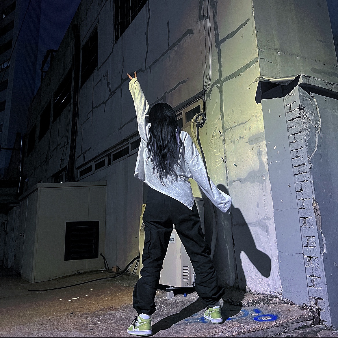 (W) Jordan 1 Mid SE Vivid Green 착용 스타일
