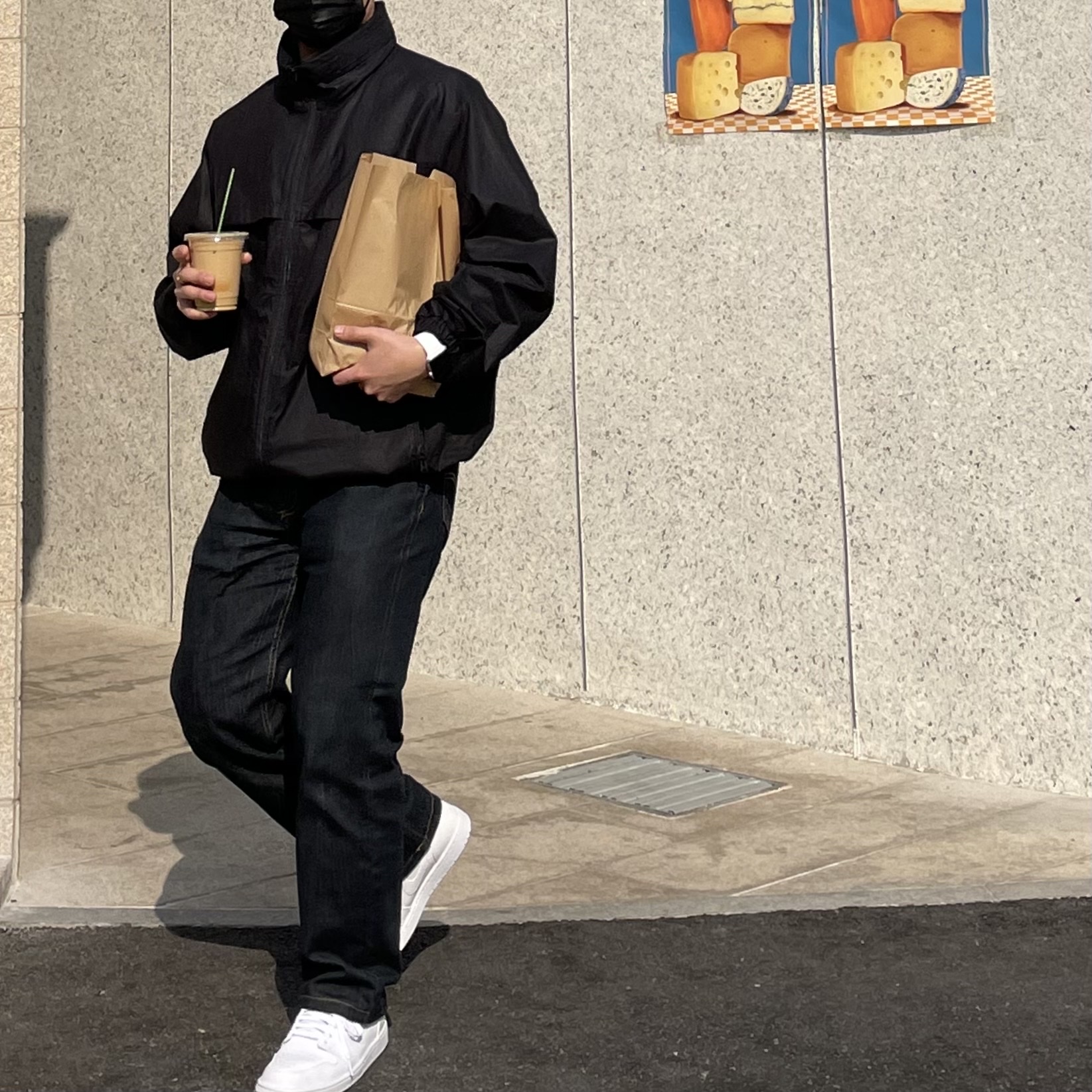 Jordan 1 Low Triple White Tumbled Leather 2020, Uniqlo U Oversized Hooded Blouson Black 착용 스타일