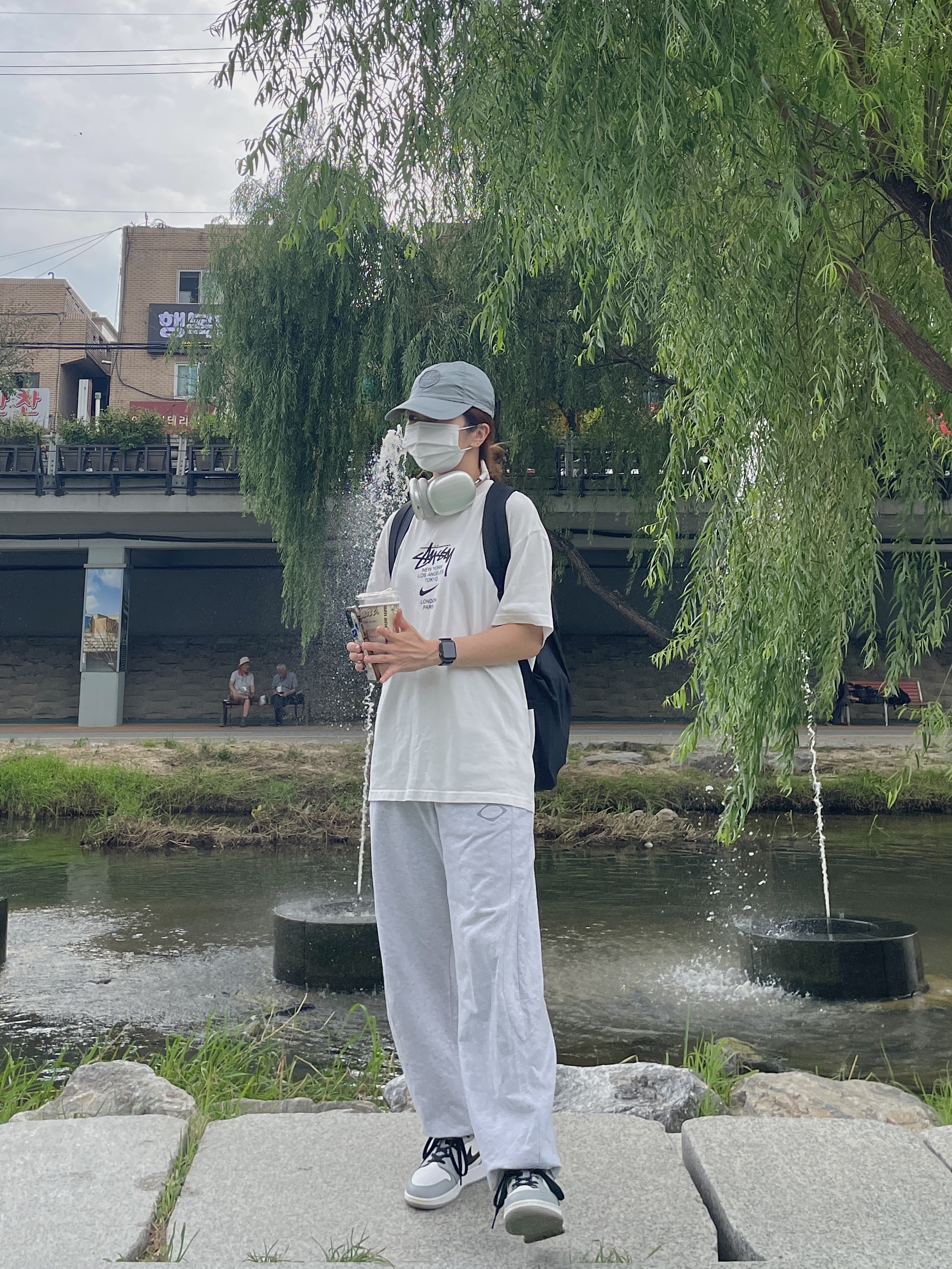 Nike x Stussy WT T-Shirt White - Asia, (GS) Jordan 1 Mid Light Smoke Grey 착용 스타일 - 2