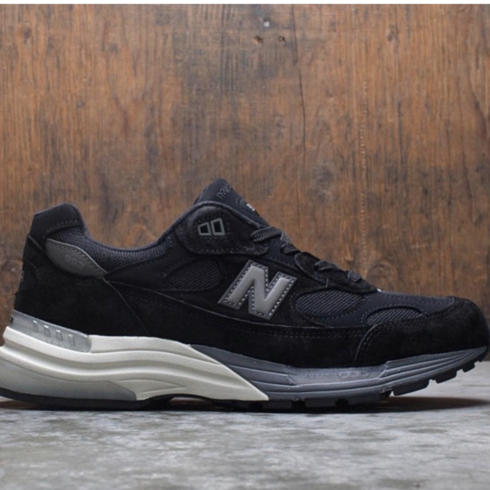 New Balance 992 Made in USA Black 착용 스타일