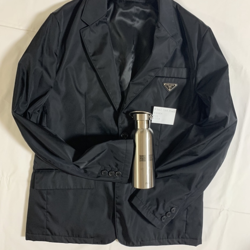 Prada Re-Nylon Single Breasted Jacket Black 착용 스타일