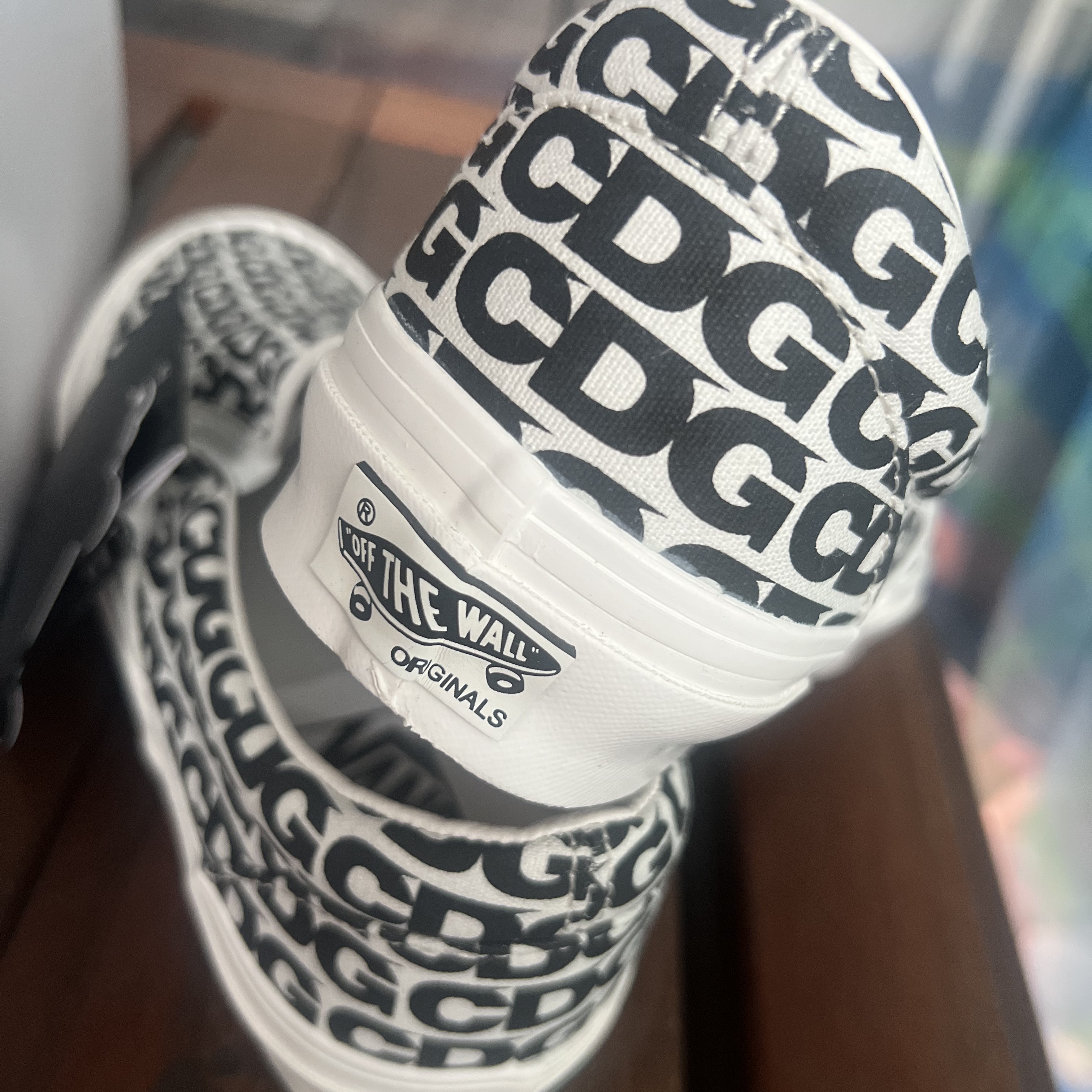 Vans Vault x CDG Slip-On LX White 착용 스타일 - 2