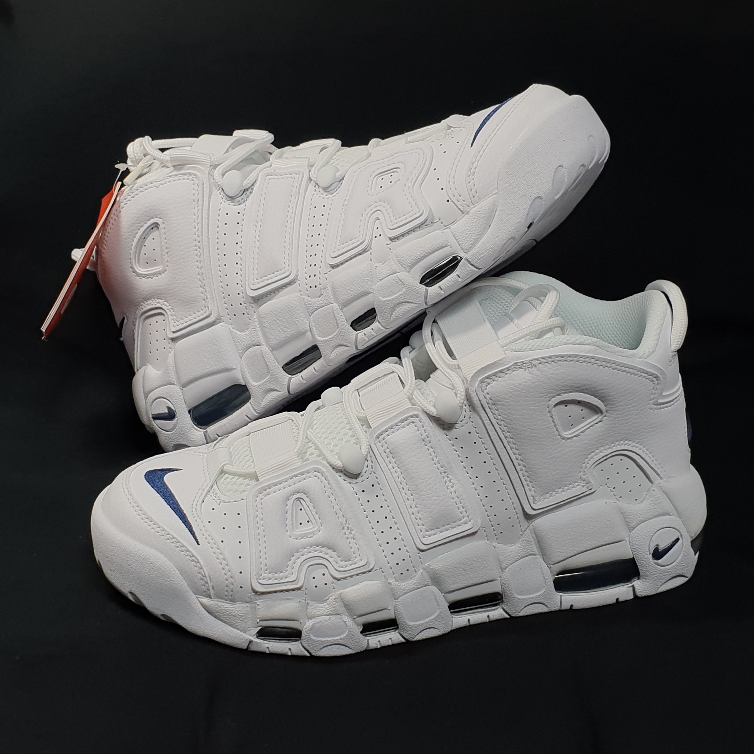 Nike Air More Uptempo 96 White Midnight Navy 착용 스타일