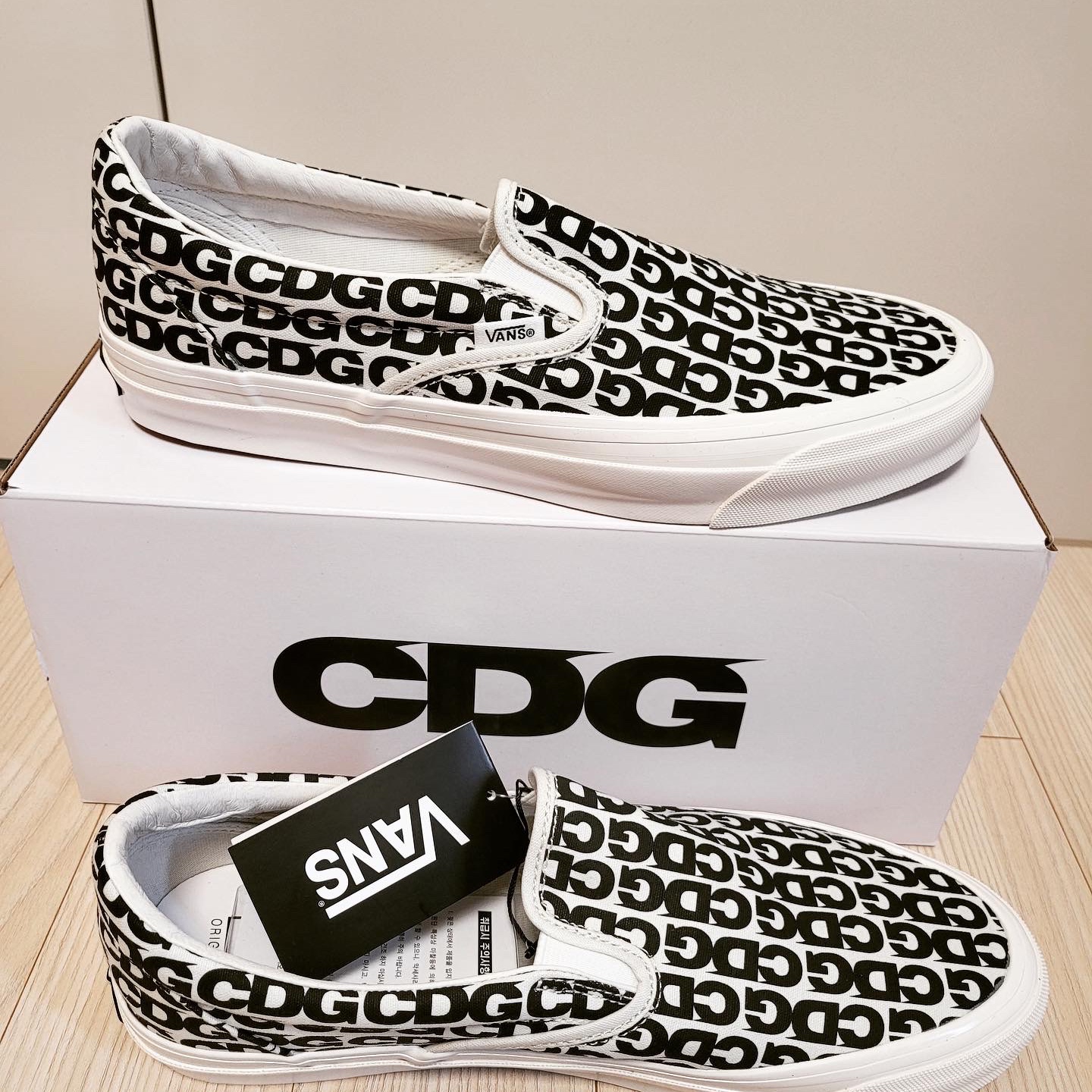 Vans Vault x CDG Slip-On LX White 착용 스타일