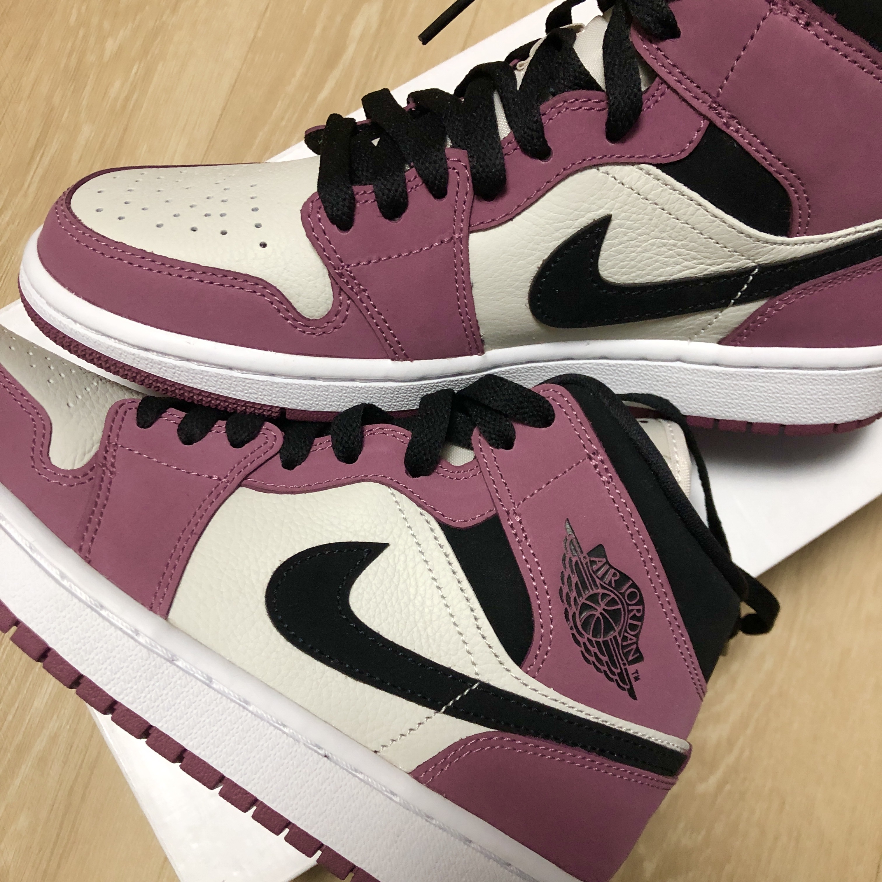 (W) Jordan 1 Mid SE Light Mulberry 착용 스타일