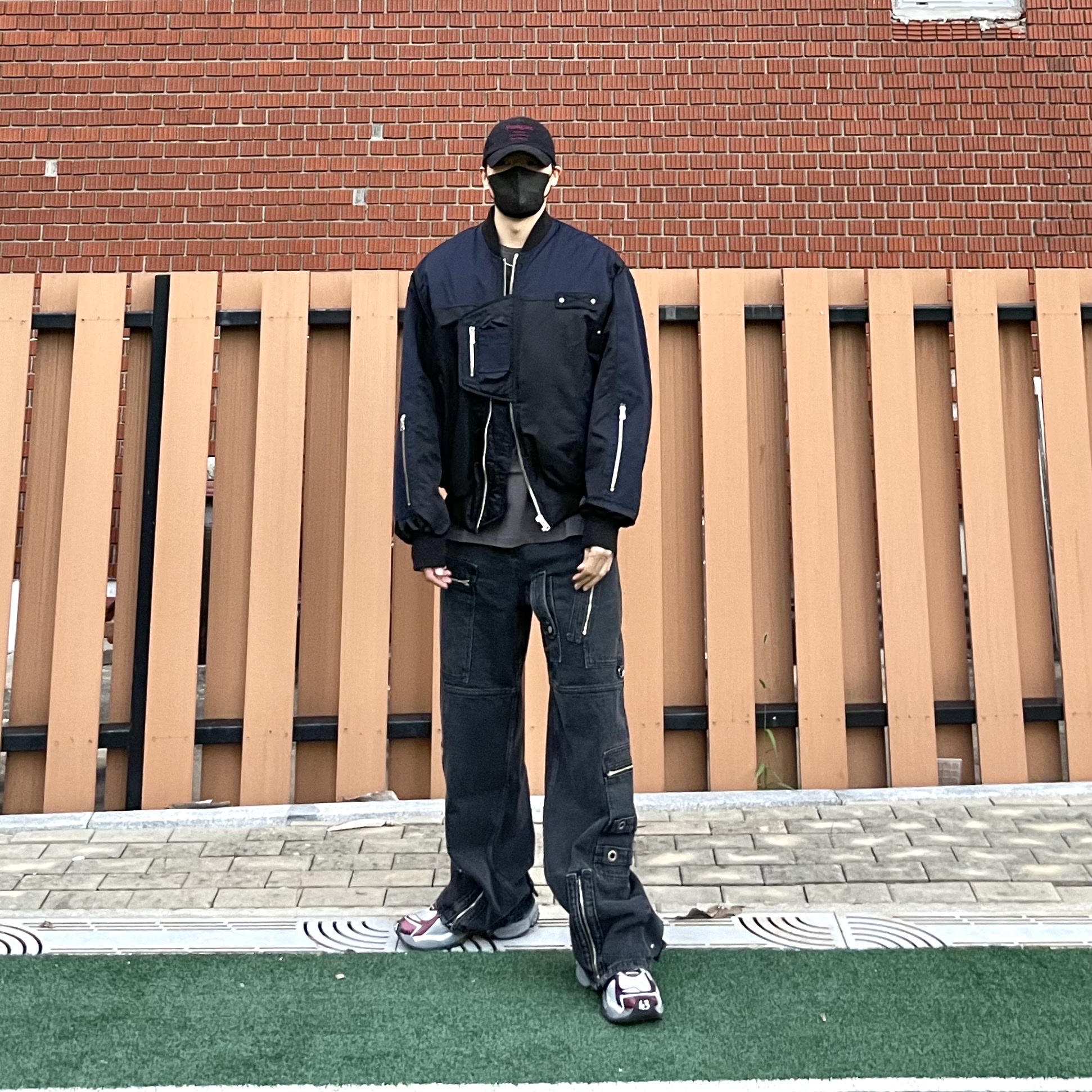 Balenciaga Runner Sneakers Grey Burgundy 착용 스타일