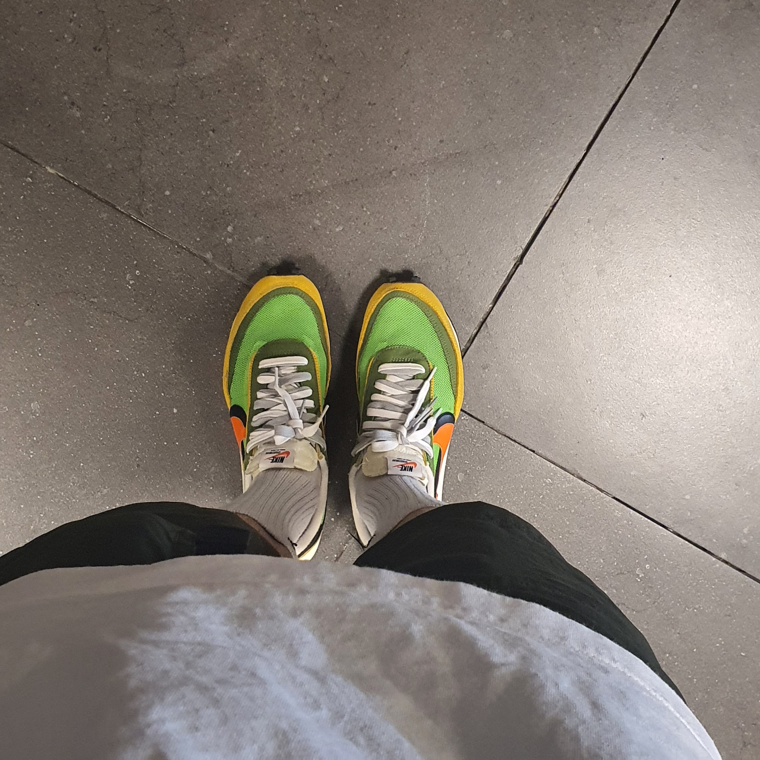 Nike x Sacai LDWaffle Green Multi 착용 스타일