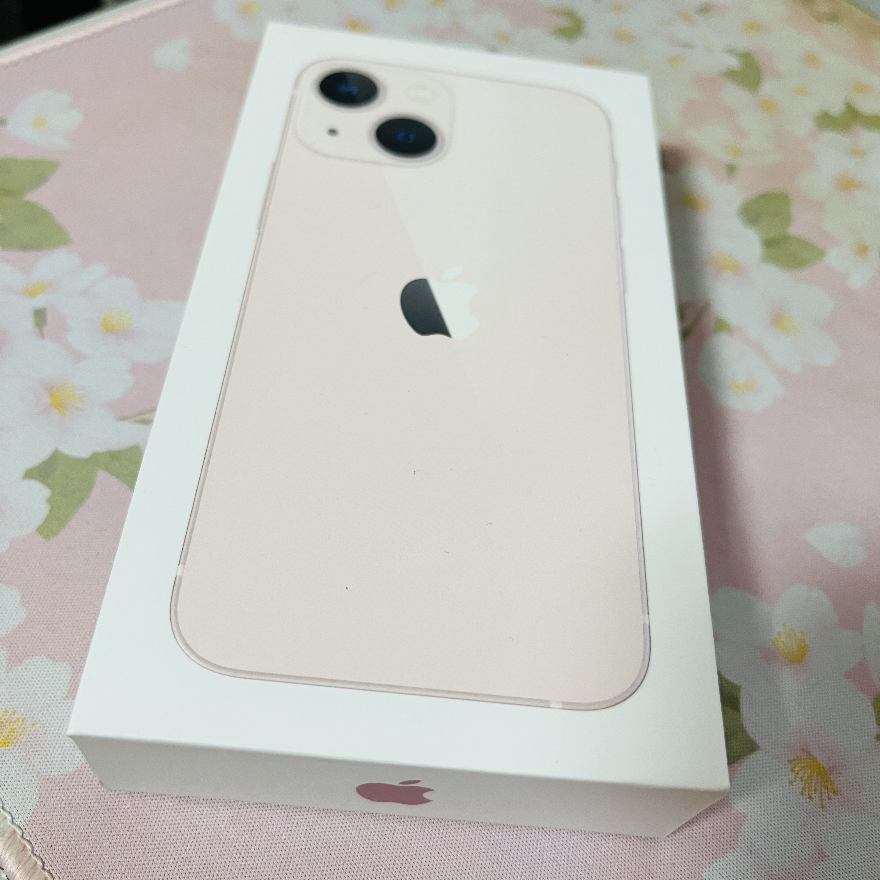 Apple iPhone 13 Mini 128GB Pink (Korean Ver.) 착용 스타일 - 1