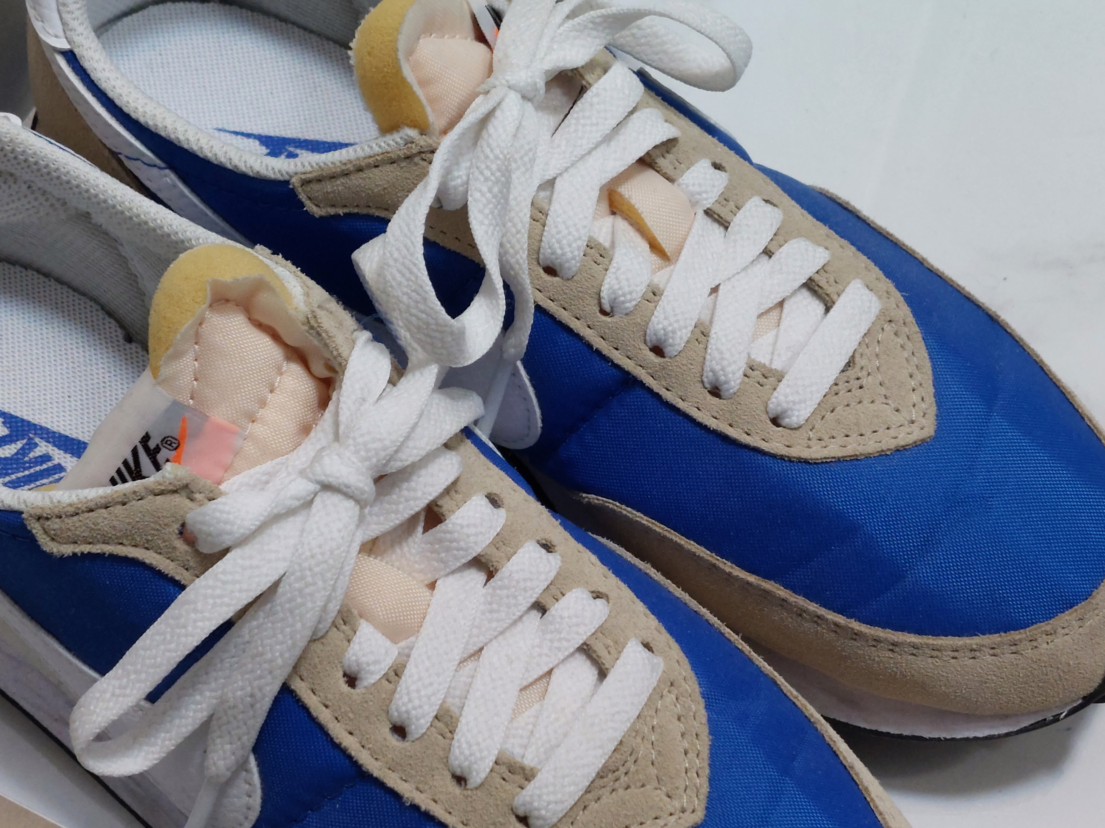 Nike Waffle Trainer 2 Hyper Royal Rattan 착용 스타일