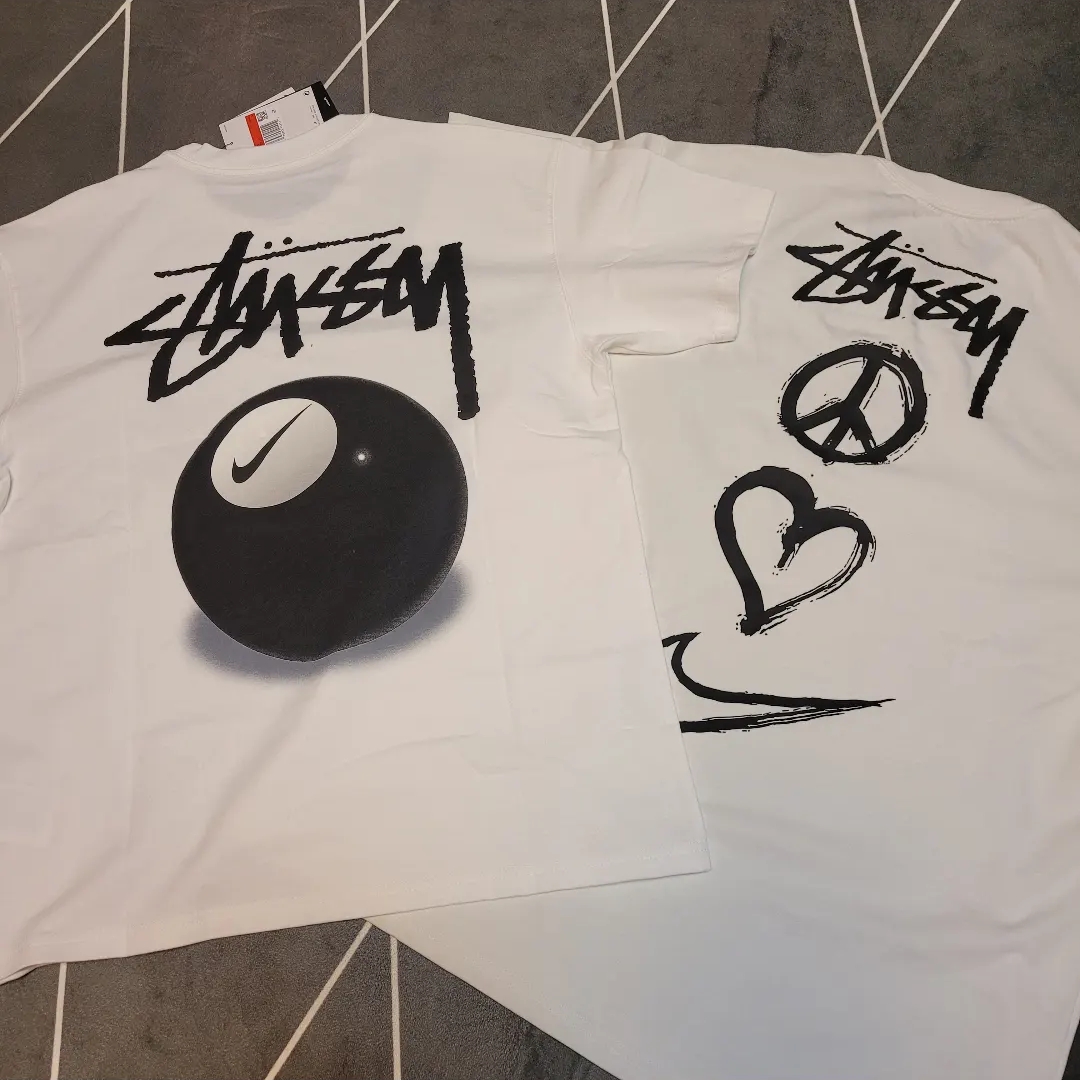 Nike x Stussy NRG FL SS 8 Ball T-Shirt White (DO9323-100), Nike x Stussy NRG FL SS 8 Ball T-Shirt White (DO9322-100) 착용 스타일