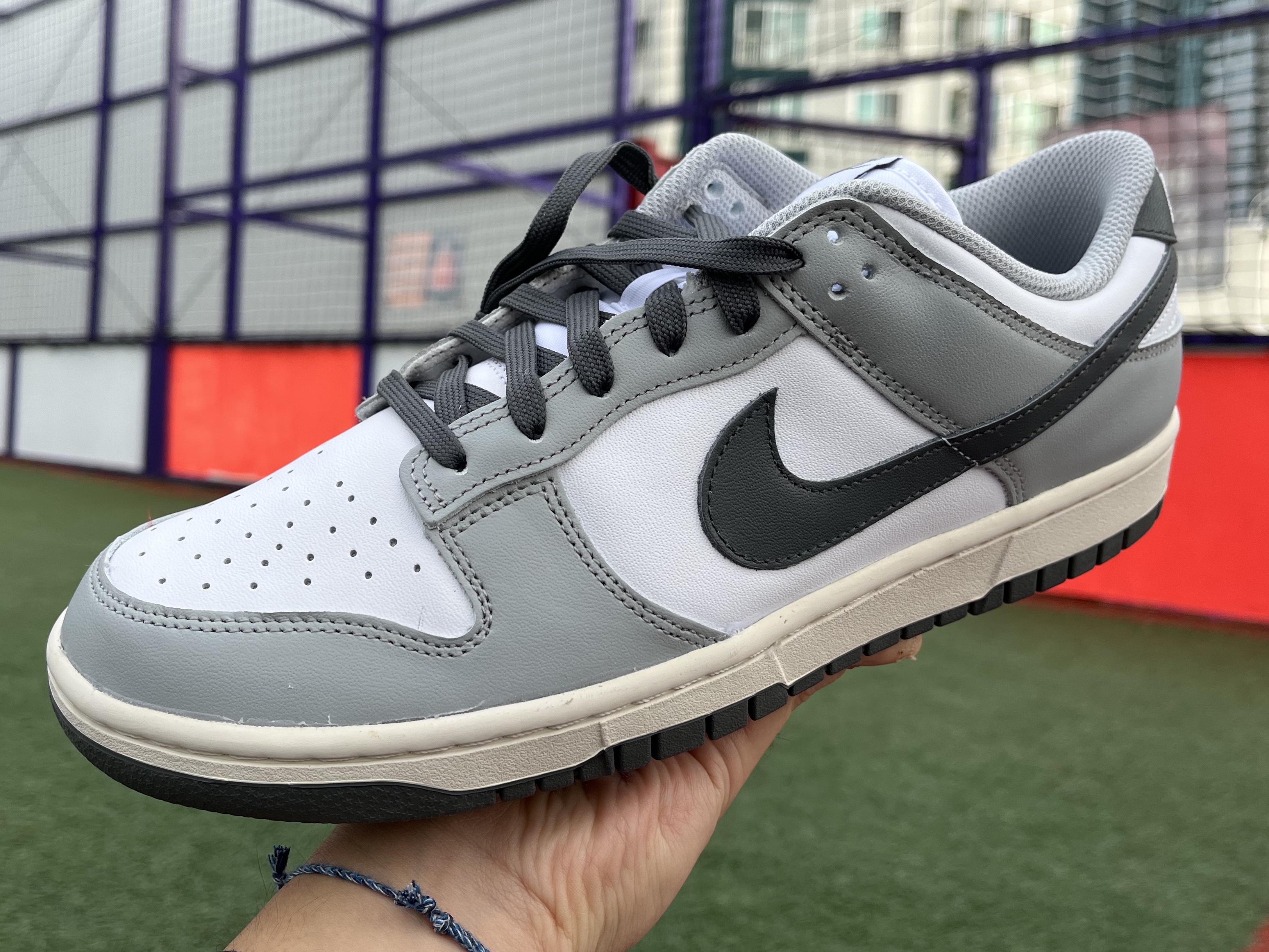 (W) Nike Dunk Low Light Smoke Grey 착용 스타일 - 2