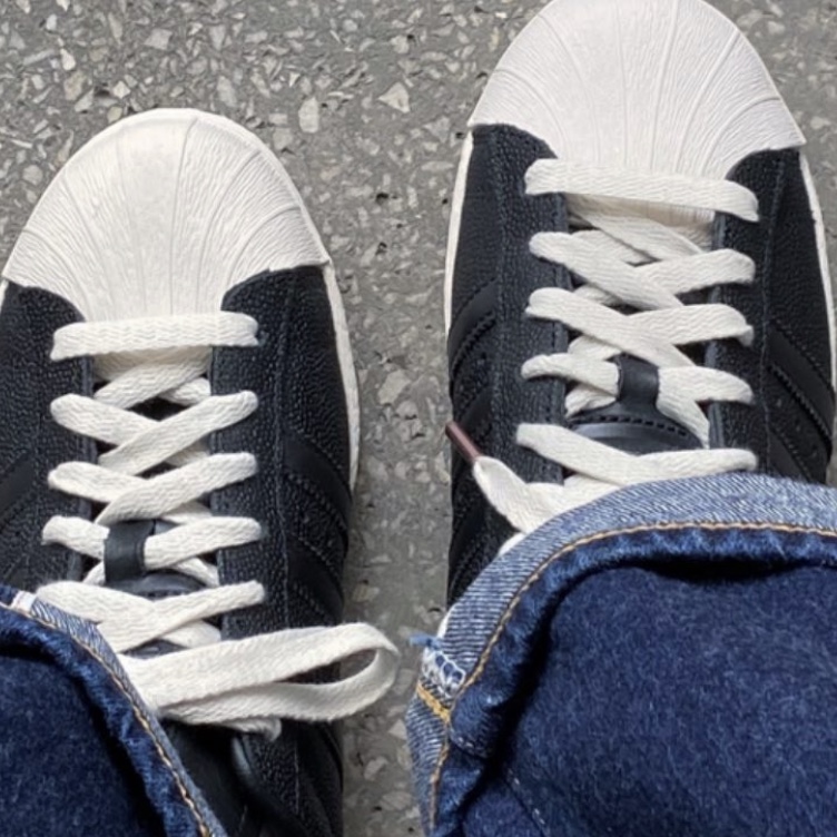 Adidas Superstar 82 Black White 착용 스타일